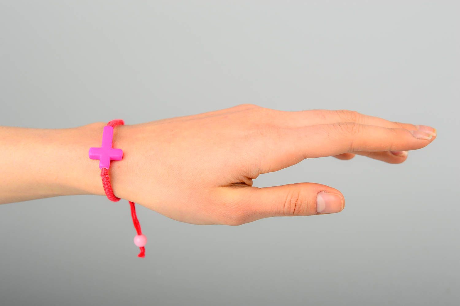 Armband Frauen handgefertigt Designer Schmuck Damen Armschmuck dunkel rosa foto 2