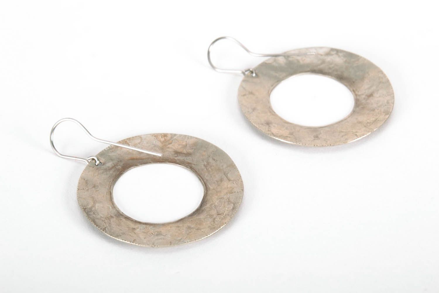 Round stamped earrings photo 3