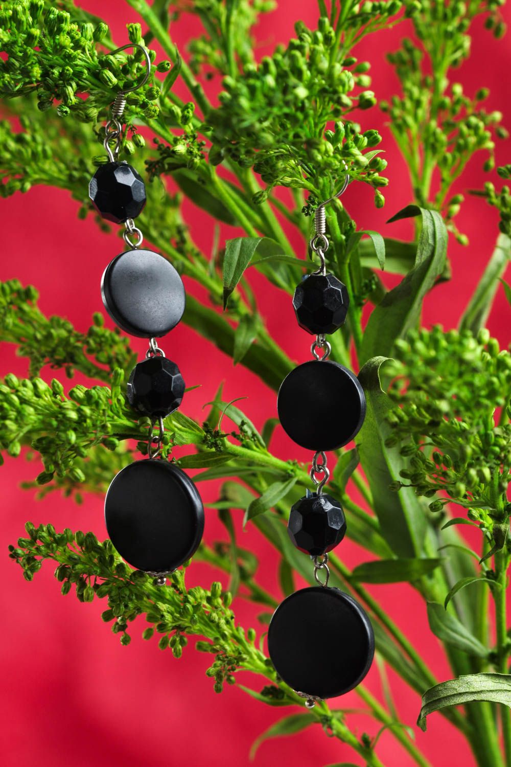 Серьги ручной работы черные модные серьги с бусинами длинные сережки элегантные фото 1