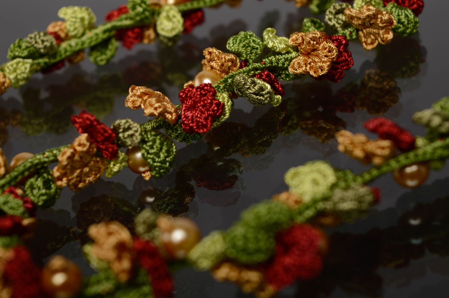 Collar tejido de hilos hecho a mano Jardín en flores foto 4