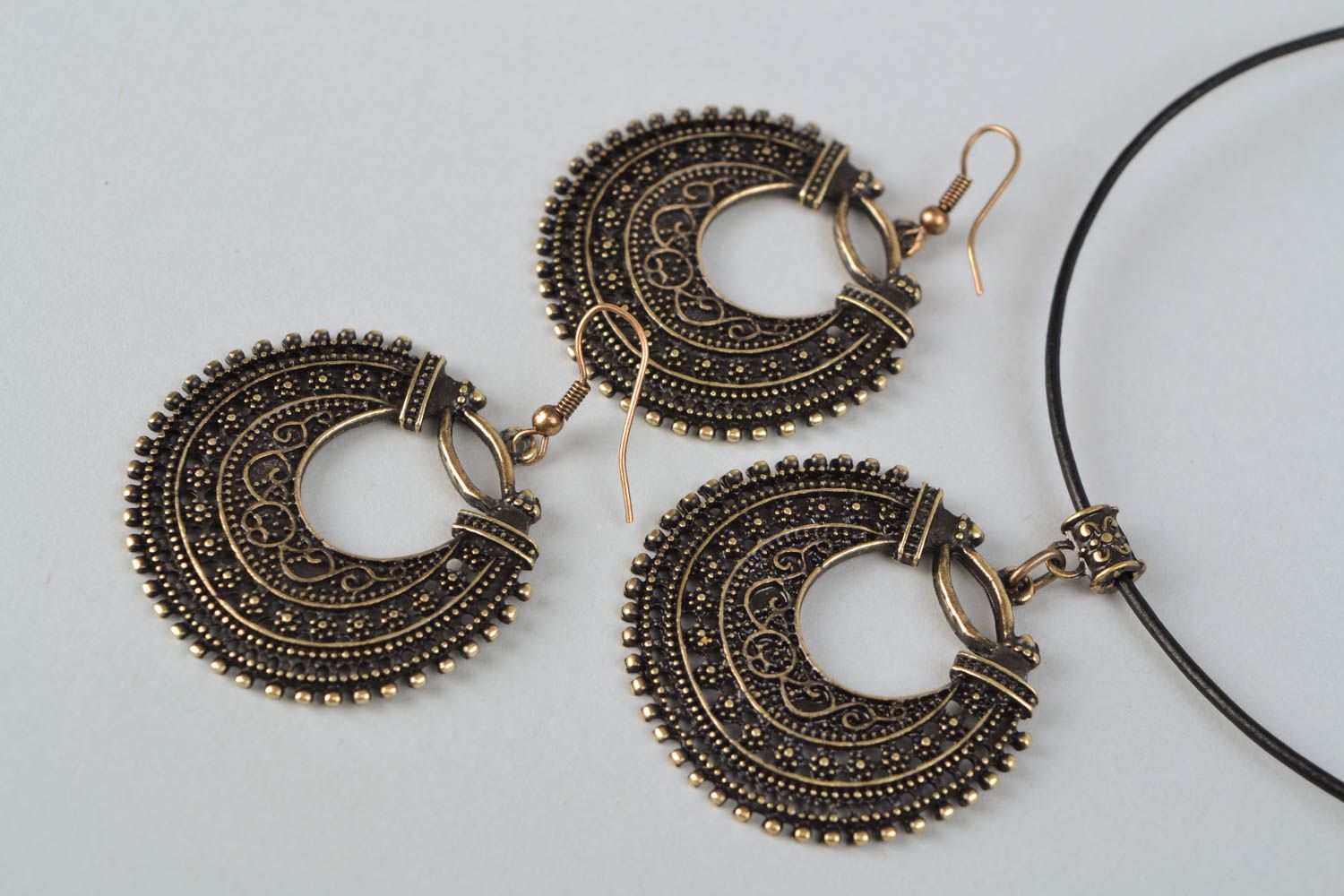 Jewelry set made of metal with galvanic coating Lacy Lunula photo 3