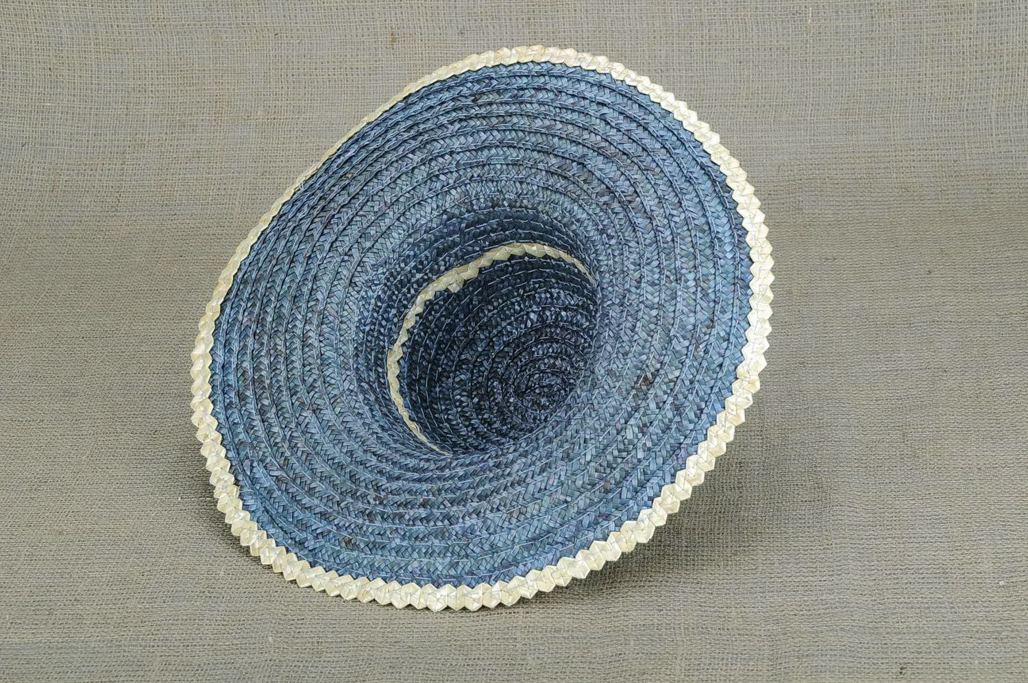 Women's hat with leaves photo 3