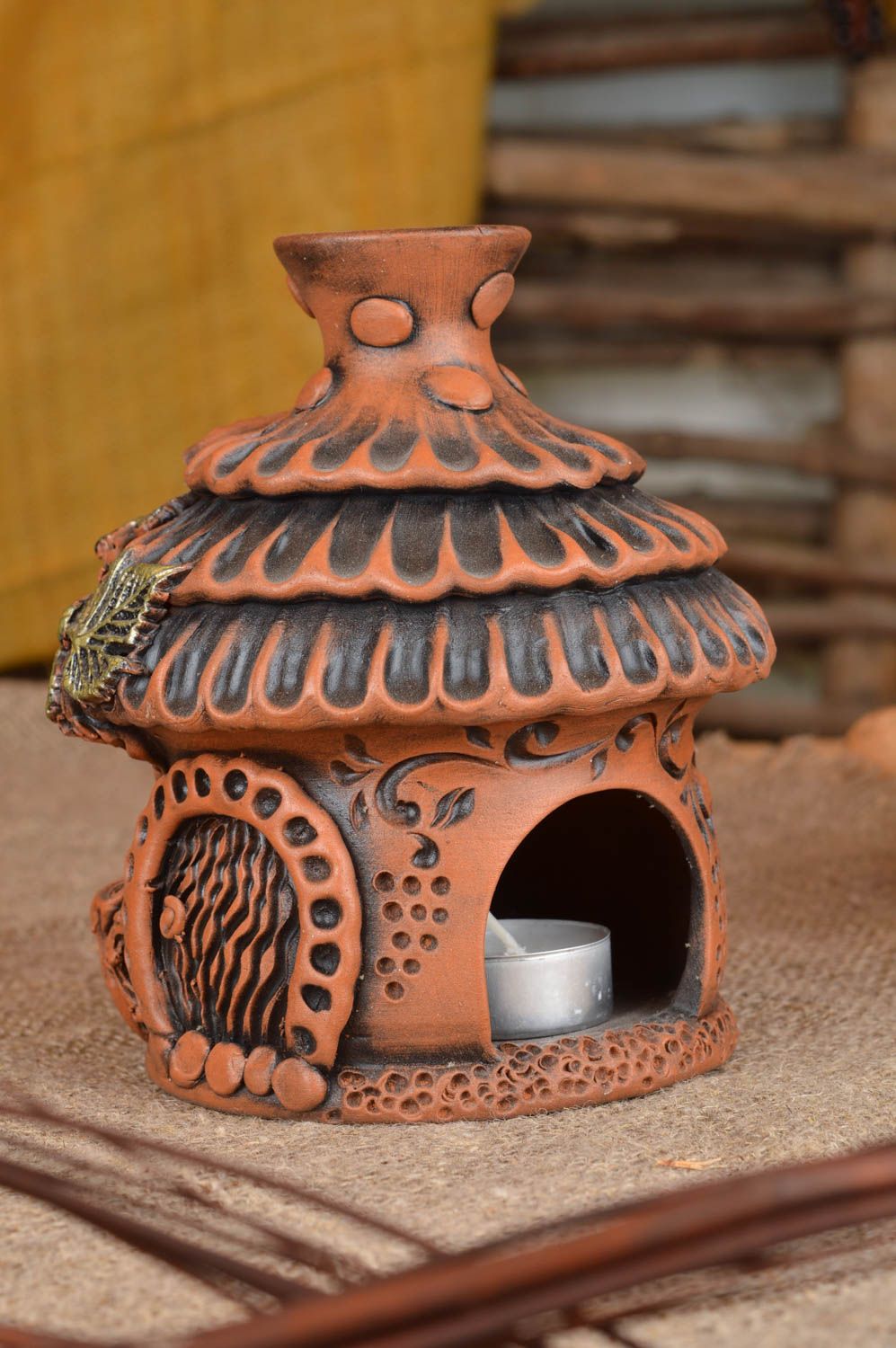 Ton Duftlampe für Teelicht aus Keramik in Form vom Häuschen handgemacht in Braun foto 1
