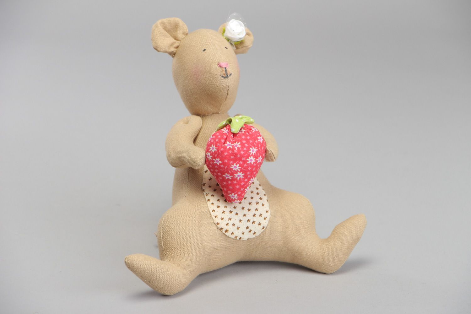 Weiches künstlerisches kleines Kuscheltier handmade Maus aus Textil für Kinder foto 1