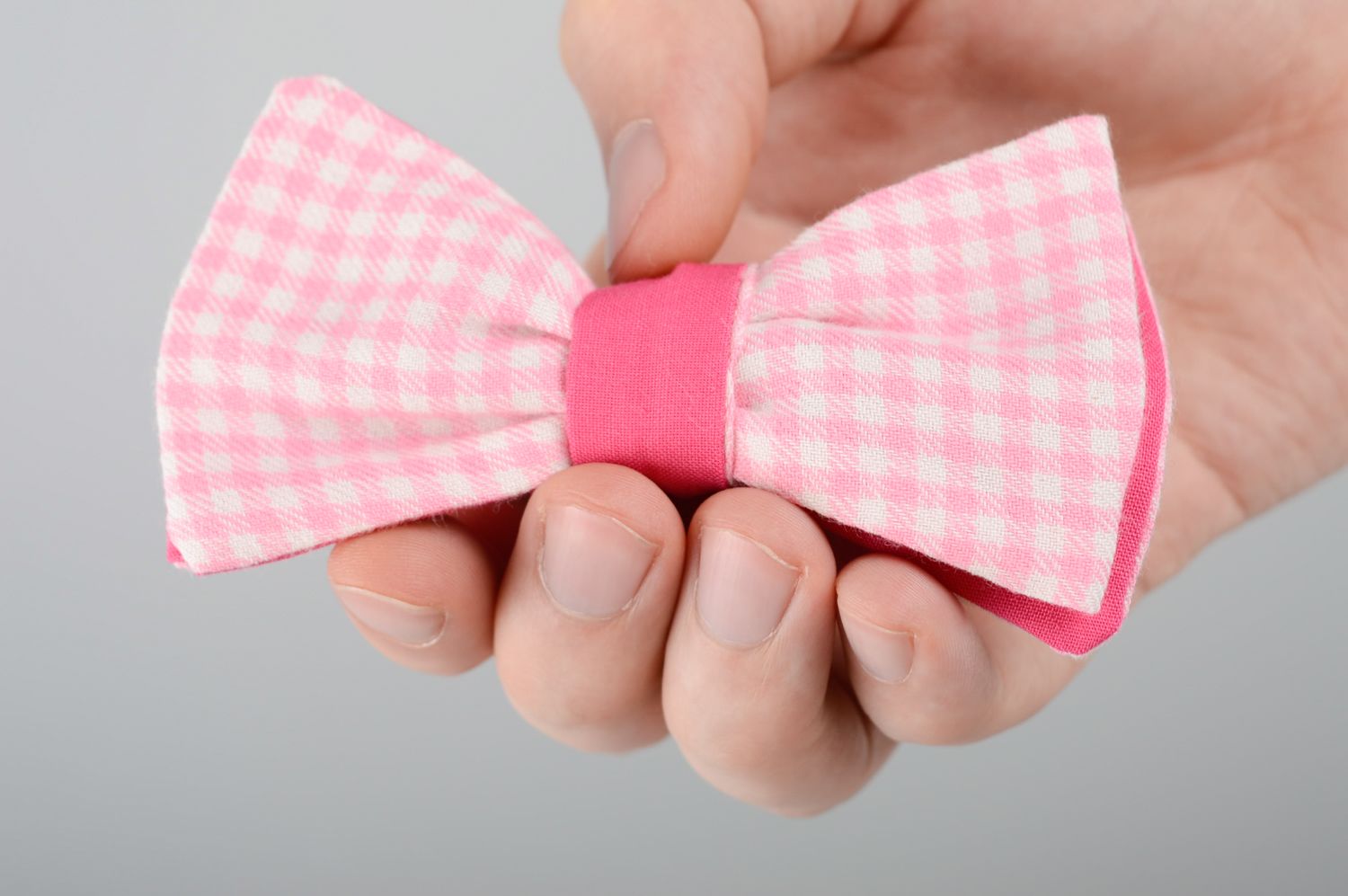 Beautiful tender pink bow tie for women photo 4