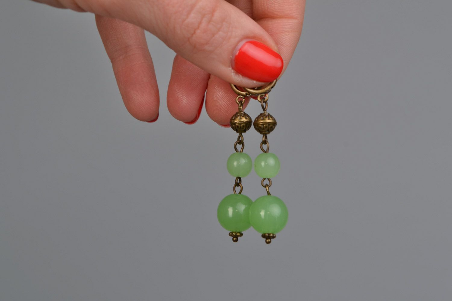 Juego de joyas de piedras naturales 2 piezas pendientes y pulsera de jade artesanales foto 4