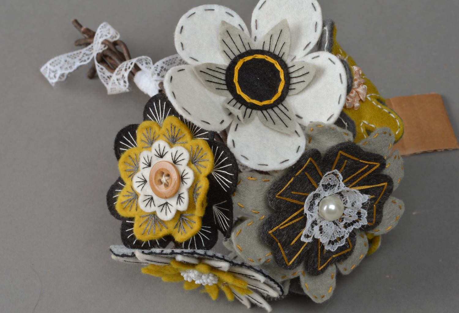 Bouquet de fleurs artificielles fait main en feutrine design de créateur photo 4