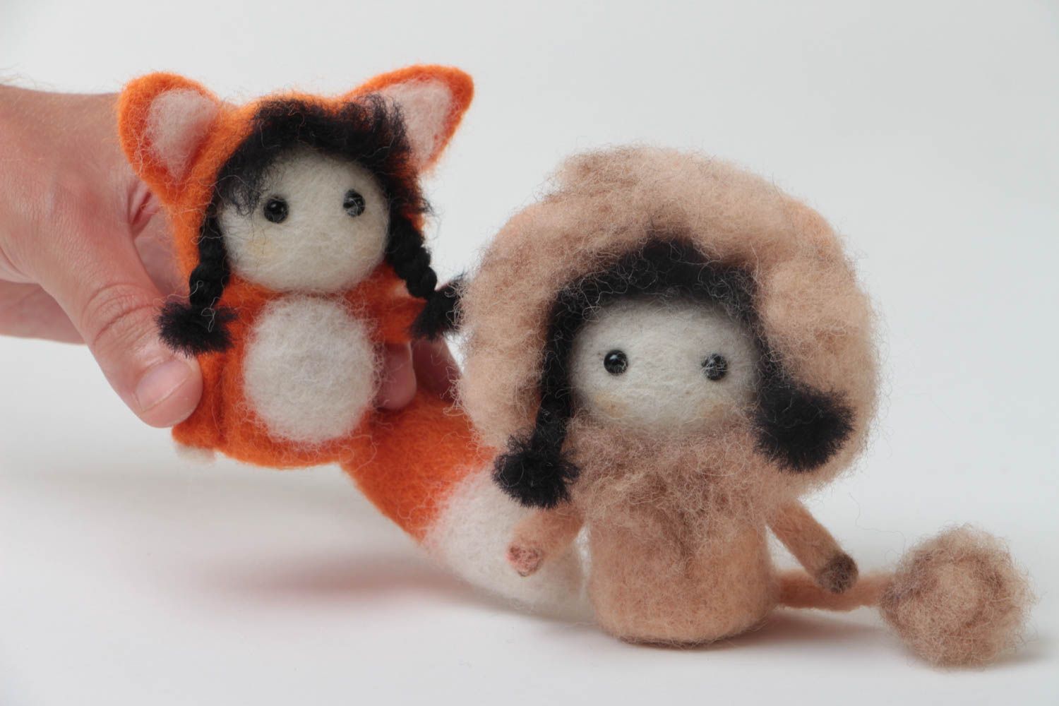 Small handmade felted wool toys set 2 pieces lion and fox for children photo 5