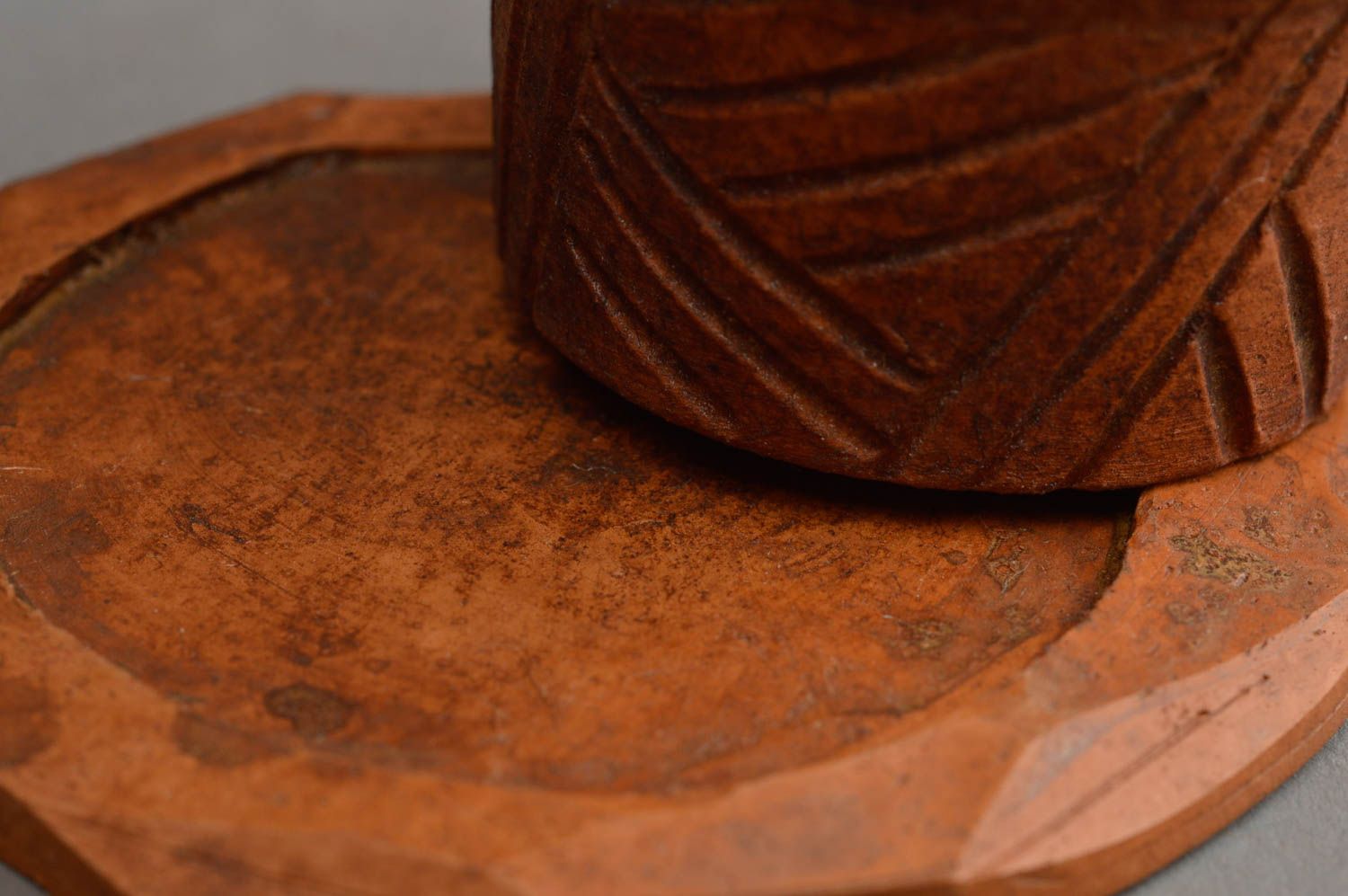 Ethnische keramische braune Tasse mit Untersetzer aus rotem Ton Handarbeit foto 5