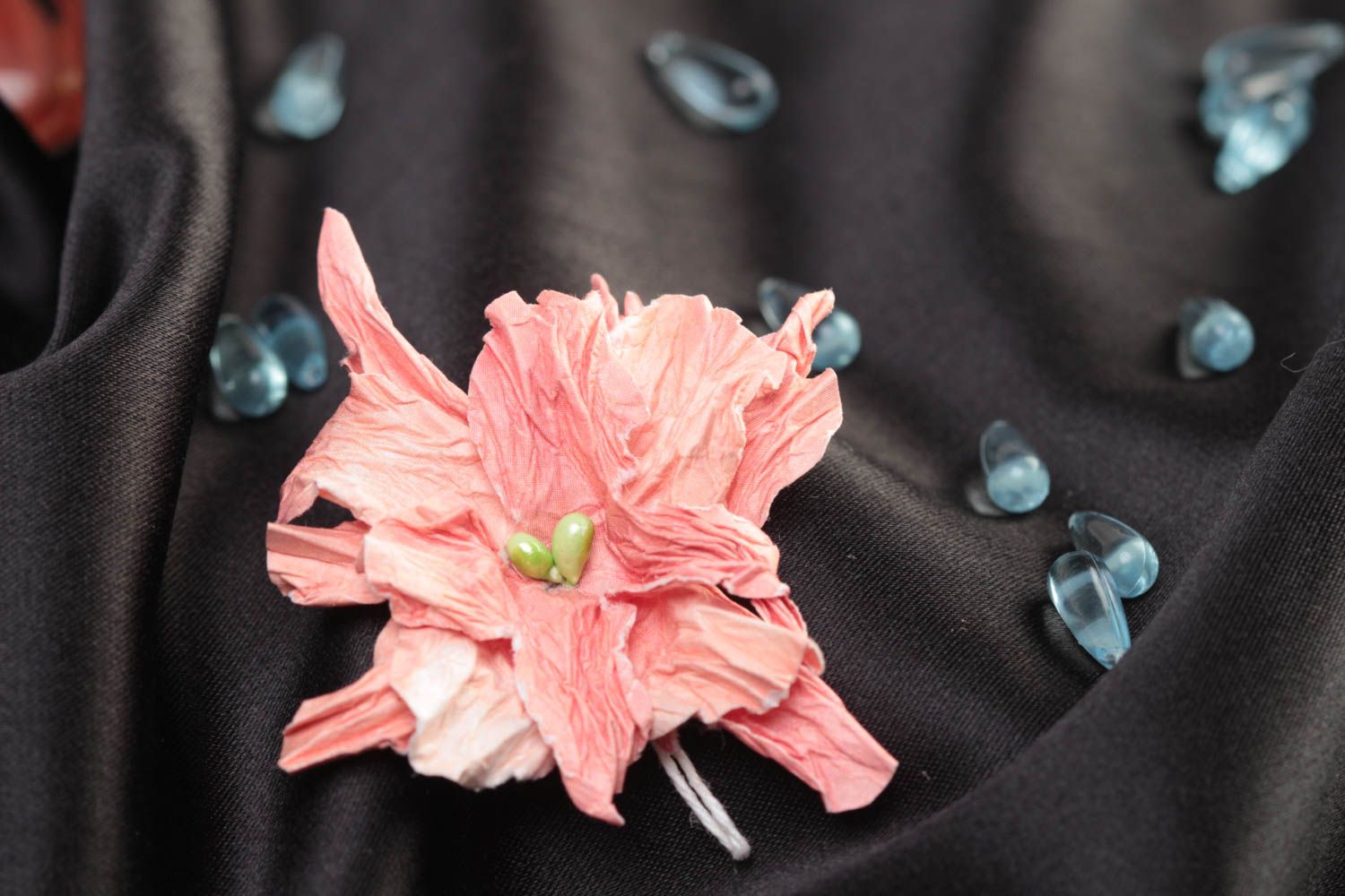 Искусственный цветок из бумаги в технике скарпбукинг для декора открыток розовый фото 1