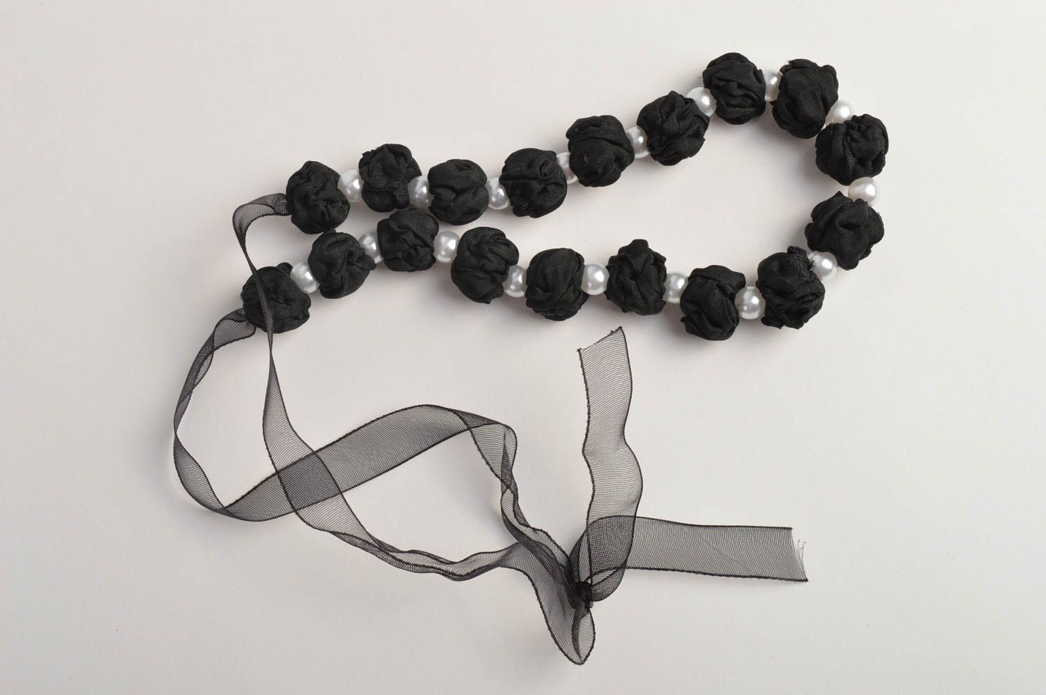 Collier textile Bijou fait main noir perles Accessoire femme design original photo 5