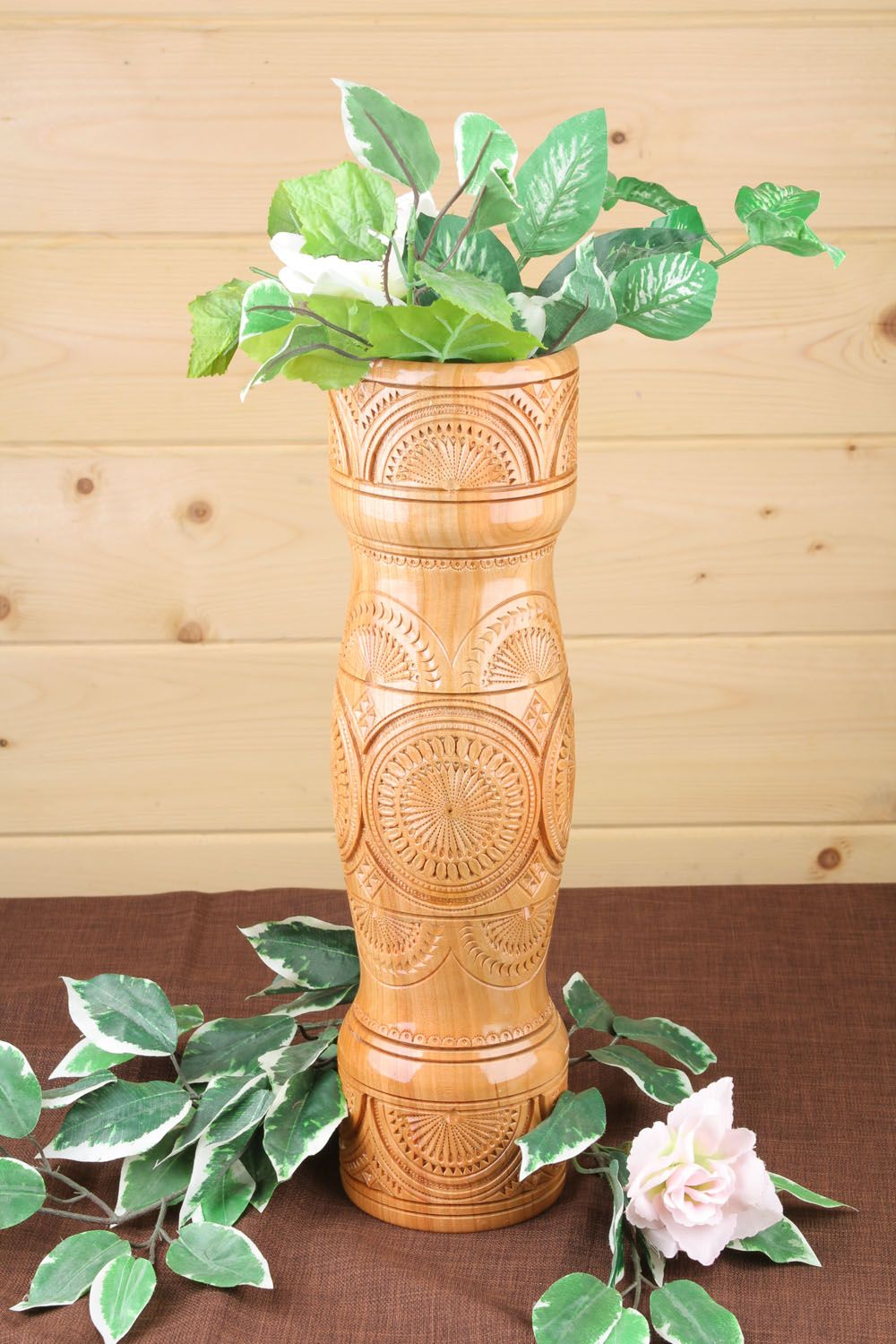 17 inches wooden floor vase with hand carvings in light color 4,2 lb photo 1