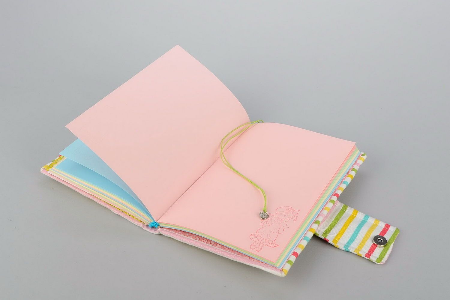 Notebook with color pages photo 4