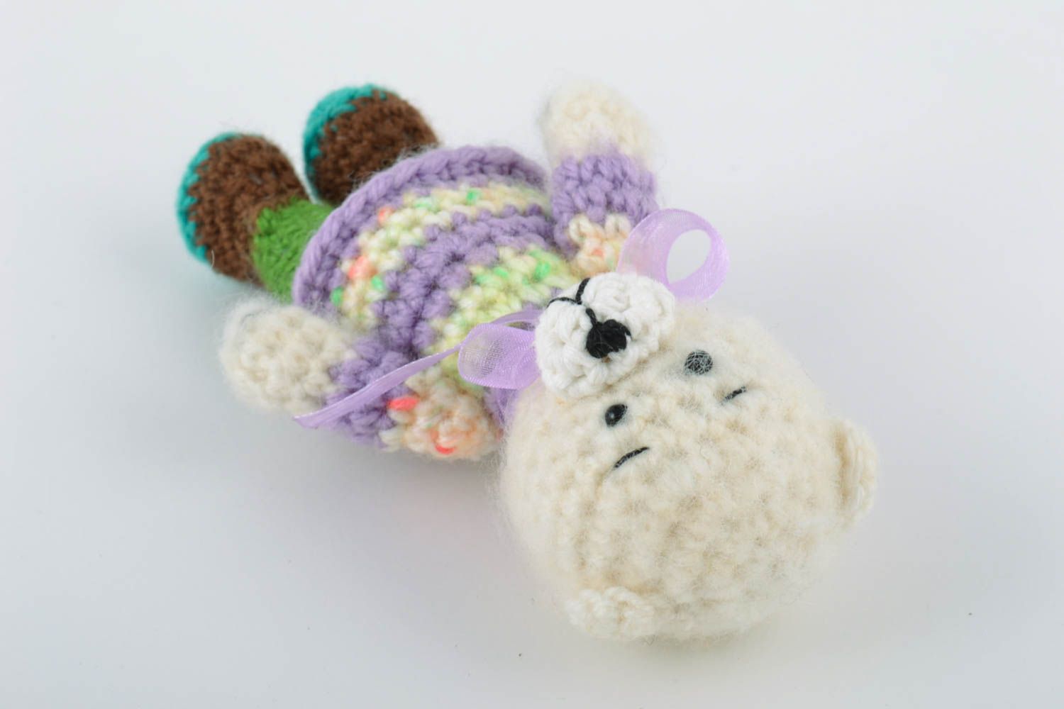 Peluche ourson avec nœud tricotée en fils de laine faite main cadeau enfant photo 4