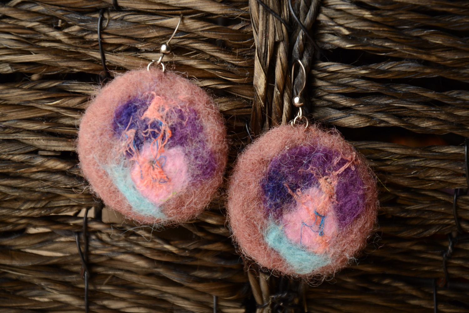 Felted wool round earrings photo 1
