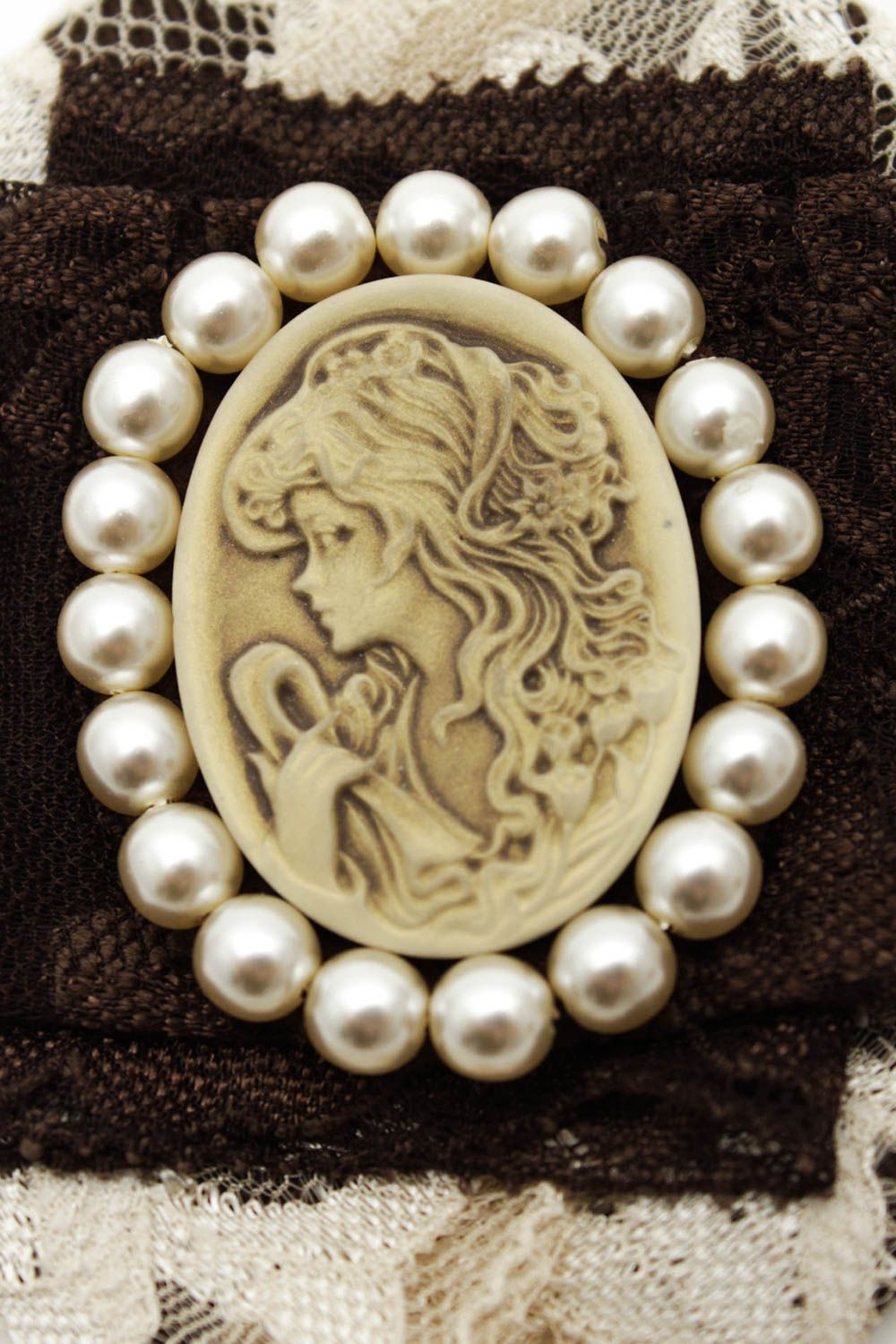 Handgefertigt Designer Schmuck Brosche mit Perlen Accessoire für Frauen   foto 5