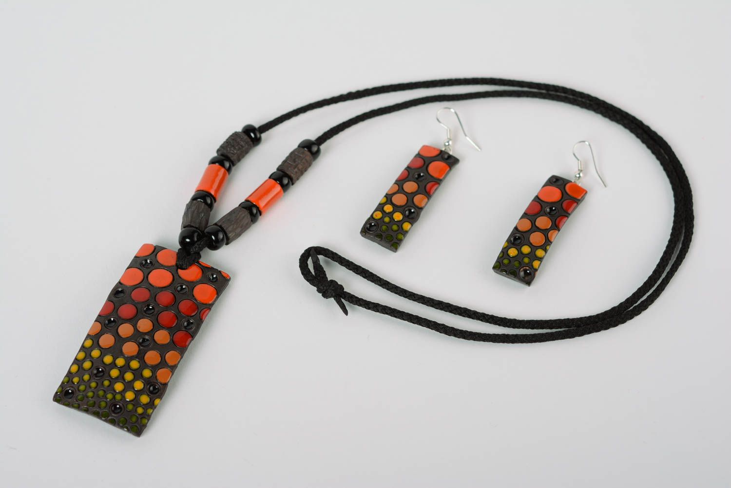 Traumhaftes Ethno Schmuck Set handmade 2 Accessoires aus Ton buntes Collier und lange Ohrringe für Damen foto 1