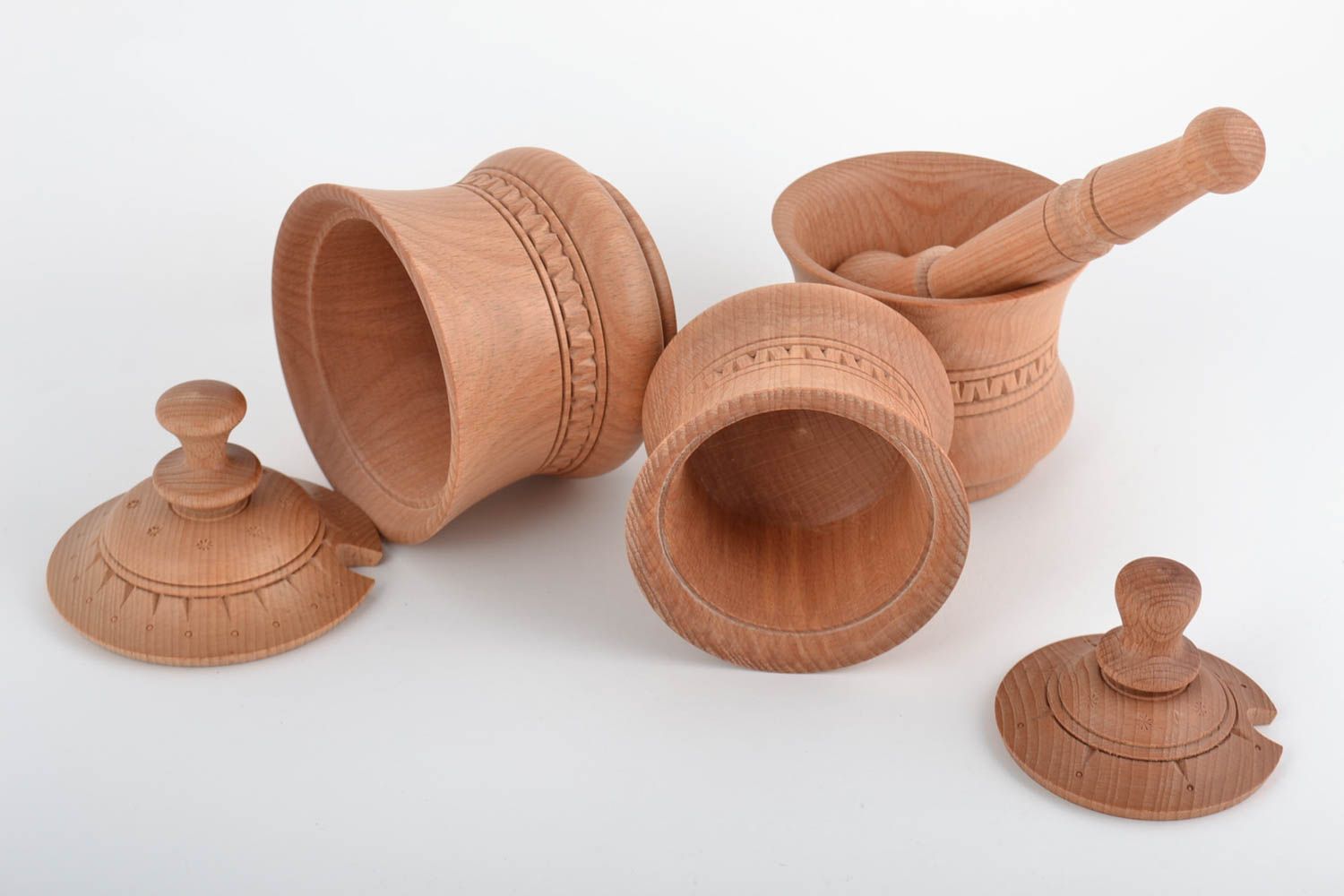 Pots à épices réalisés en bois et mortier avec pilon faits main pour cuisine photo 4