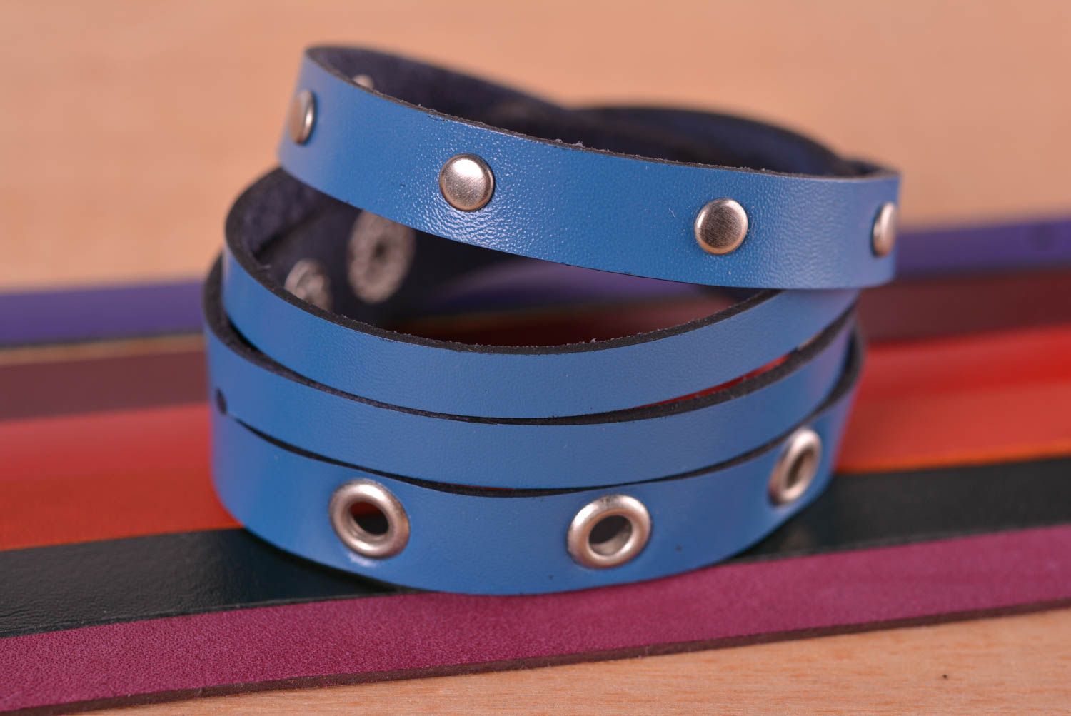 Bracelet cuir Bijou fait main large bleu ciel Accessoire femme design original photo 1