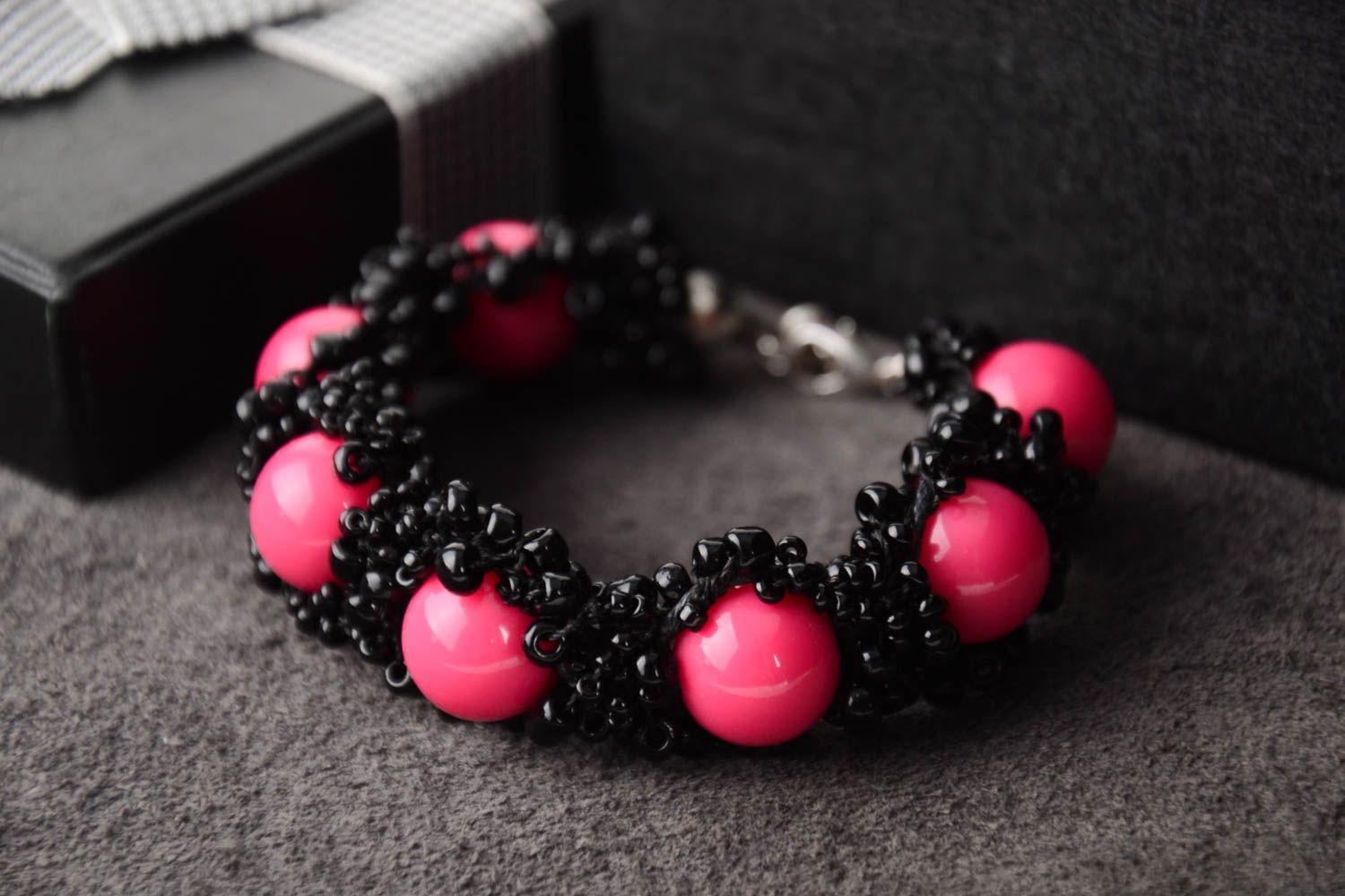 Glasperlen Armband handgefertigt Designer Schmuck Frauen Accessoire rosa schwarz foto 1