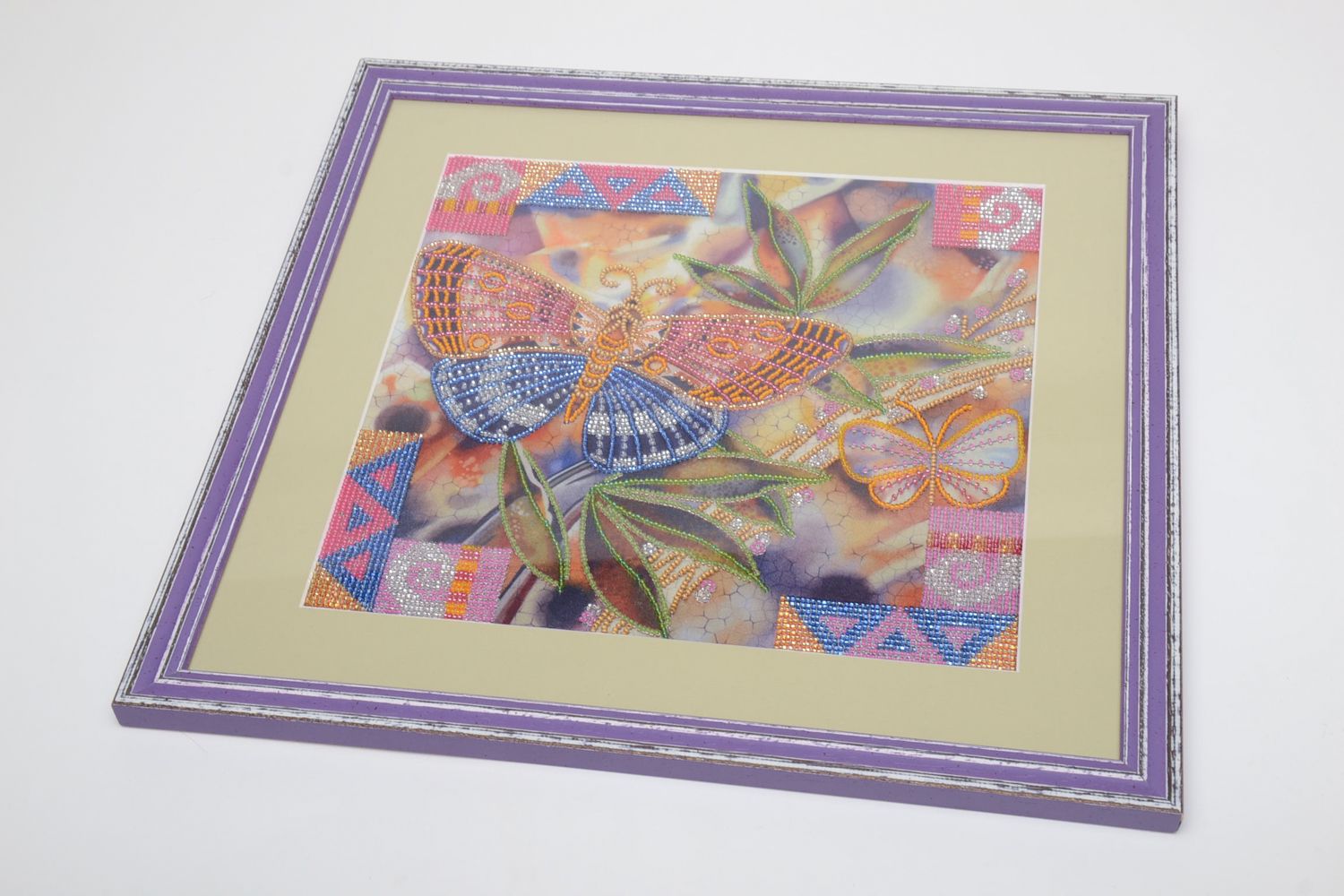 Картина из бисера вышитая на ткани Бабочки  фото 2