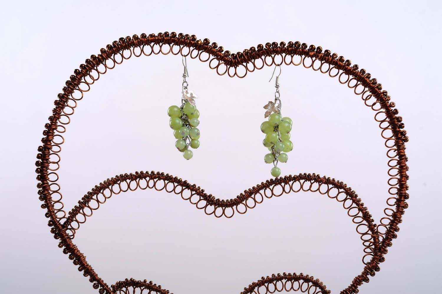 Grüne Ohrringe aus Glasperlen Weintrauben  foto 2
