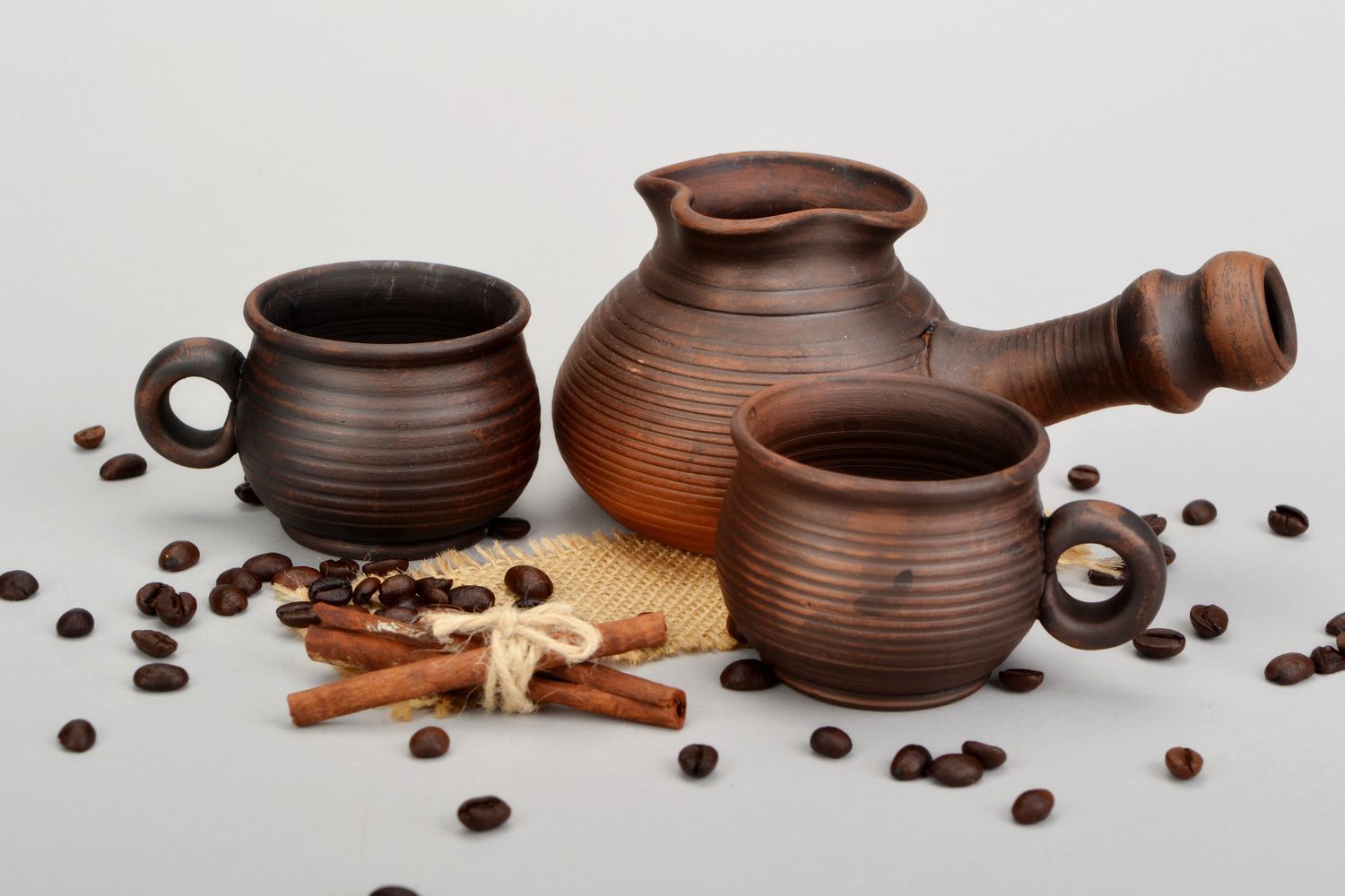 Turco de cerâmica e chávenas artesanais  foto 1