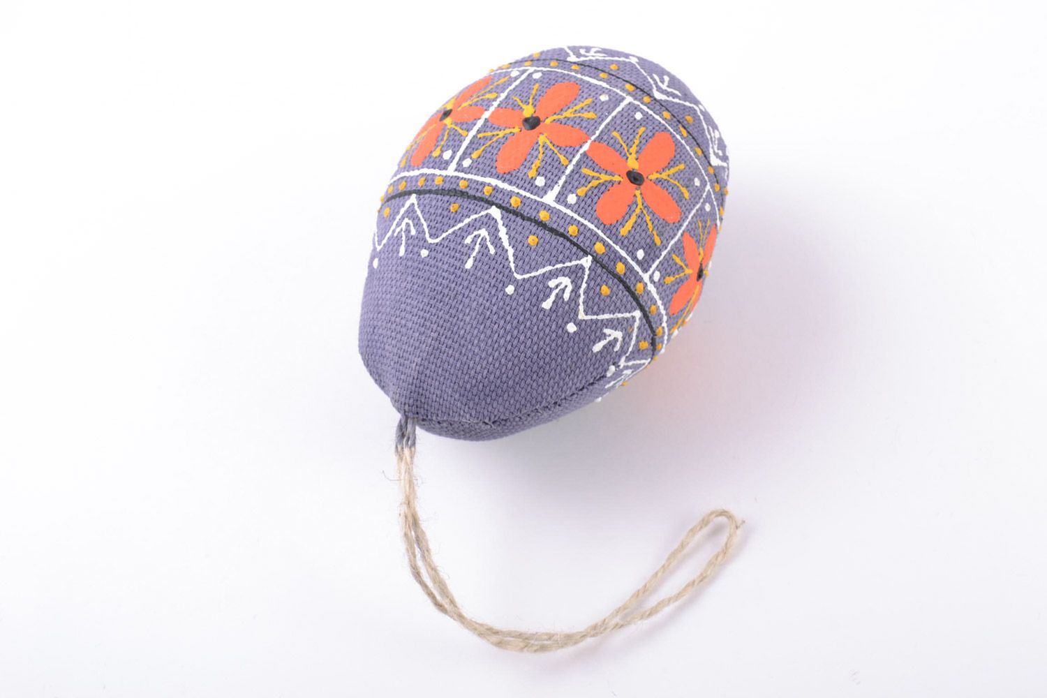 Oeuf de Pâques décoratif en tissu avec boucle violet à motif fait main photo 4