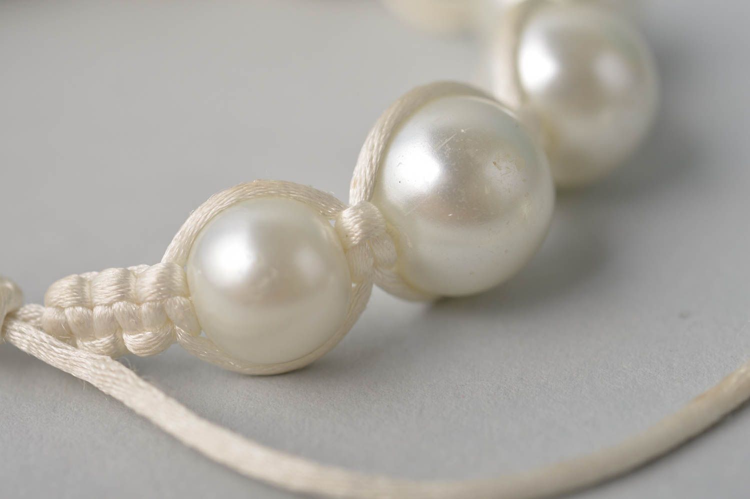 Bracelet blanc Bijou fait main cordon et perles céramiques Cadeau femme photo 5