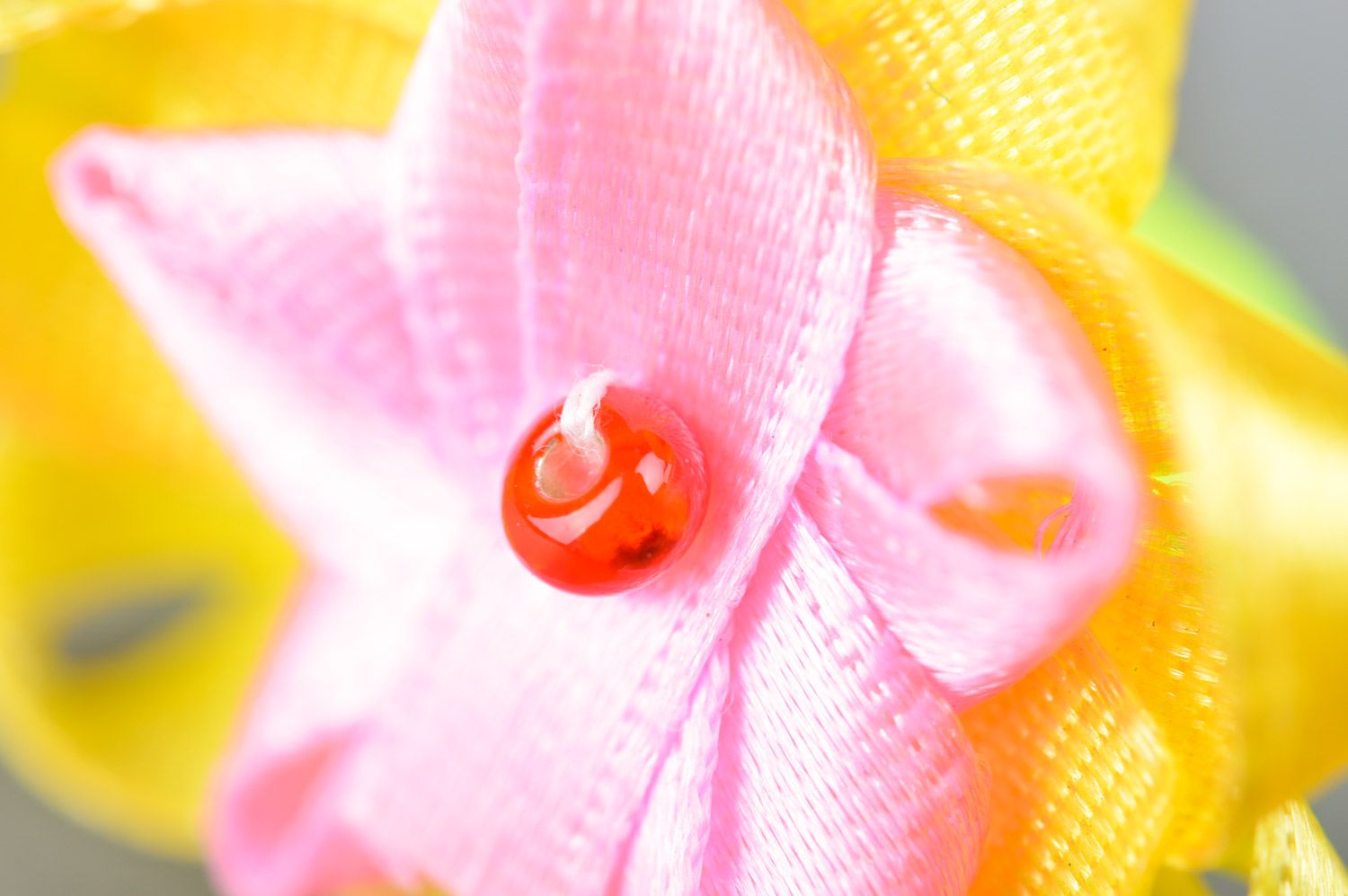 Резинка для волос из лент желтого и розового цветов ручной работы женская детская фото 4