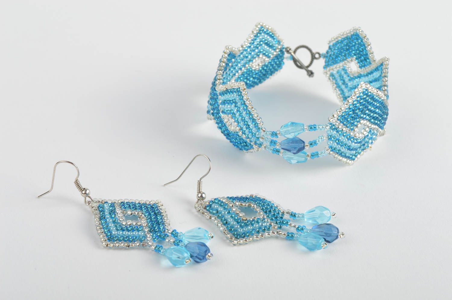 Handmade beaded jewelry set 2 items wrist bracelet and earrings Blue Rhombus photo 5