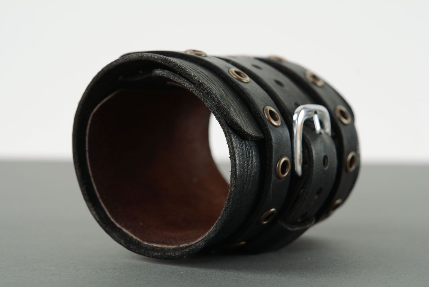Leather bracelet with metal inserts photo 3