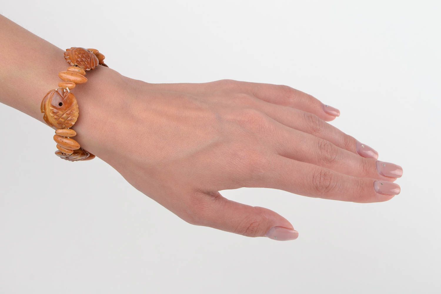 Handmade Holz Armband Designer Schmuck Frauen Accessoire aus Obstkernen foto 2