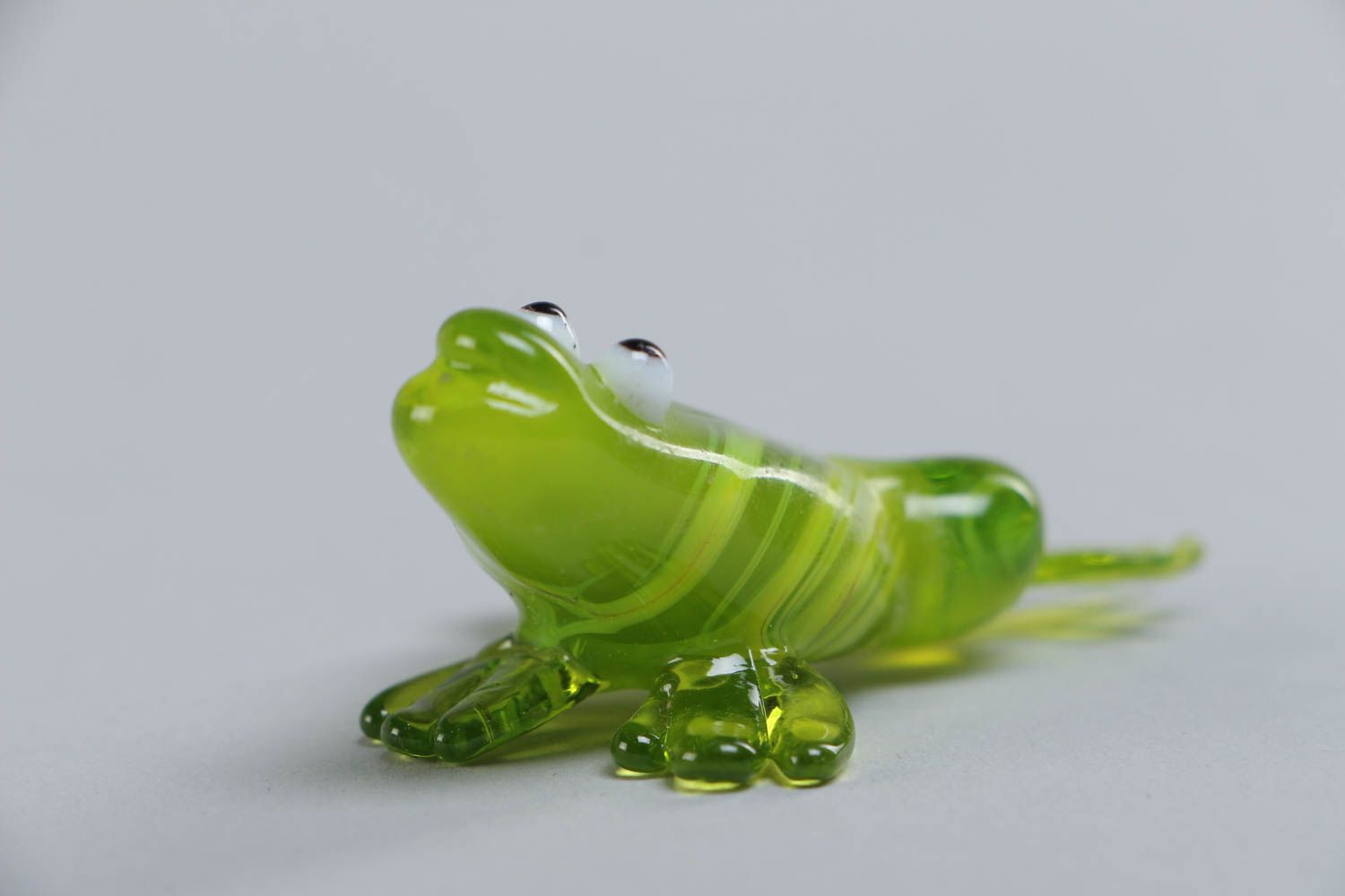 Handmade collectible lampwork glass miniature animal figurine of yellow green frog photo 3