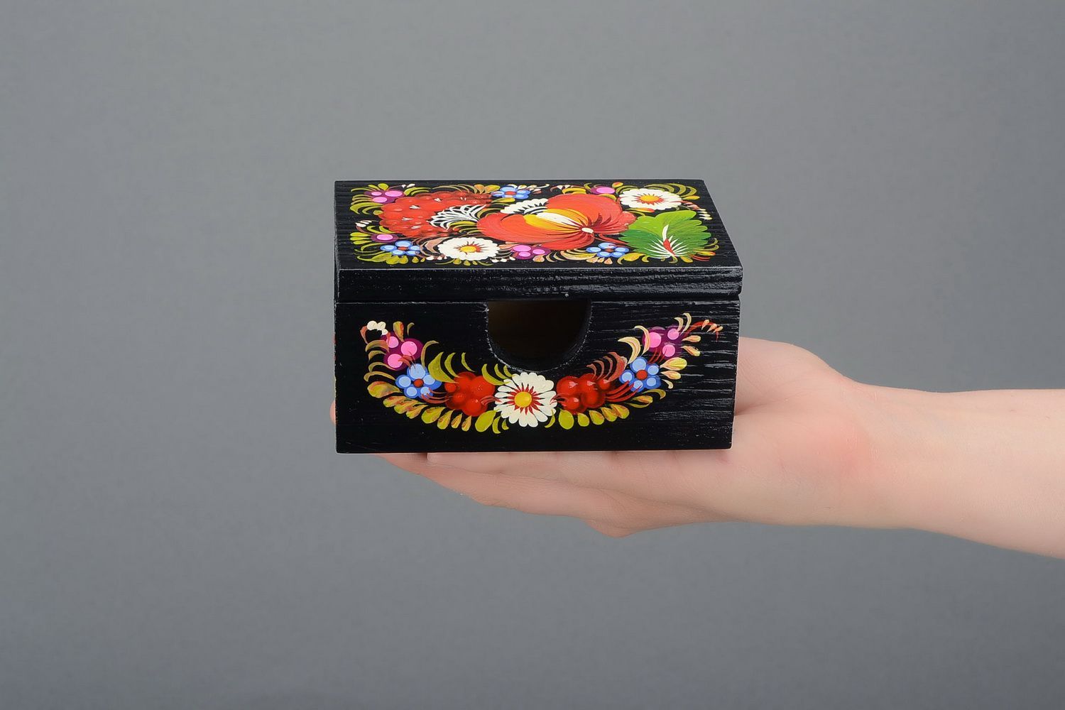 Wooden box with oval opening Peonies and arrow-wood photo 5