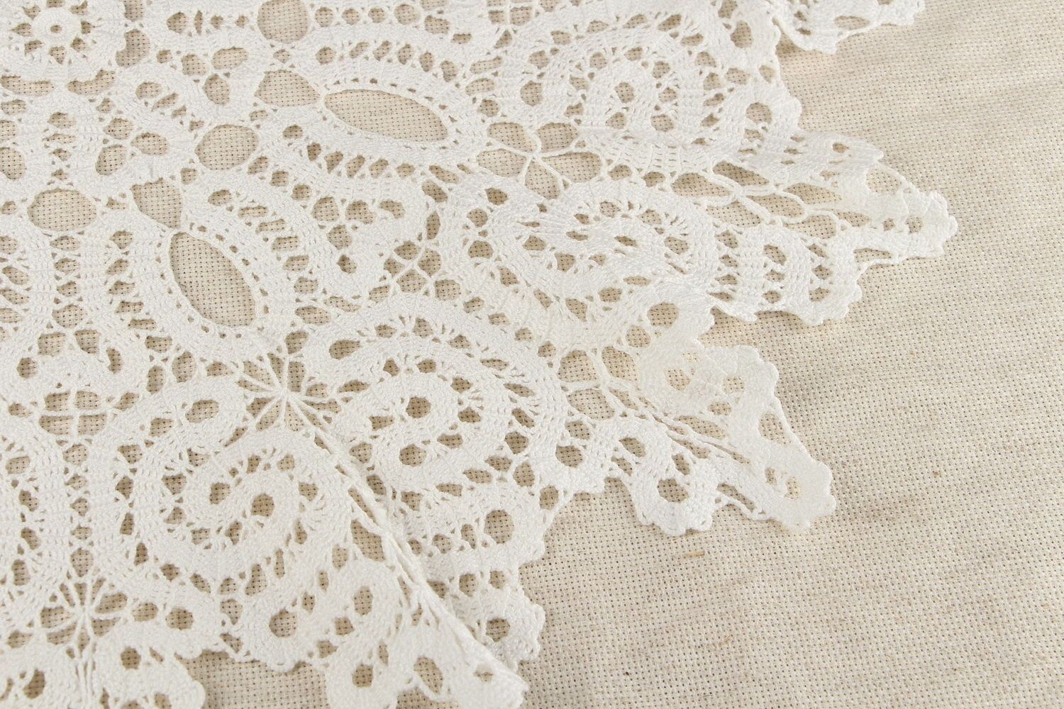 Napkin made in brugge lace technique photo 3