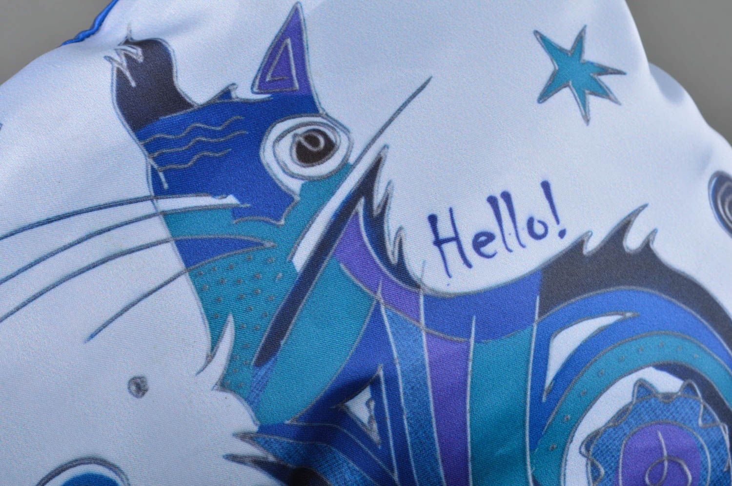 Stoff Sofakissen Katze aus Atlas Seide mit Muster für Interieur in Blau handmade foto 3