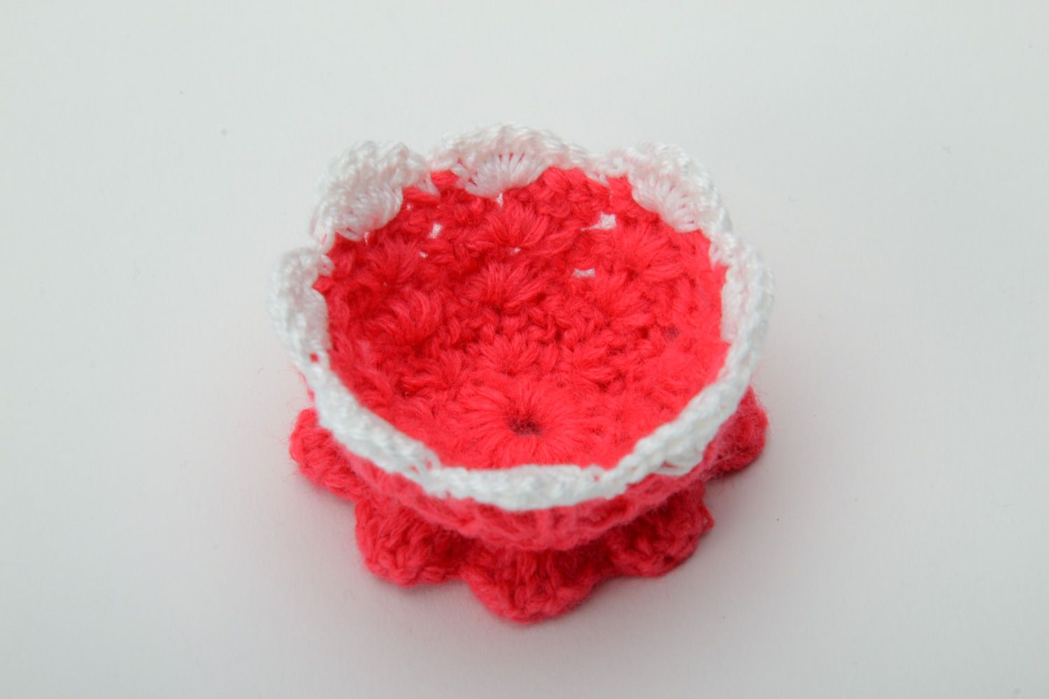 Support à oeuf fait main tricoté au crochet en coton et acrylique rouge photo 3