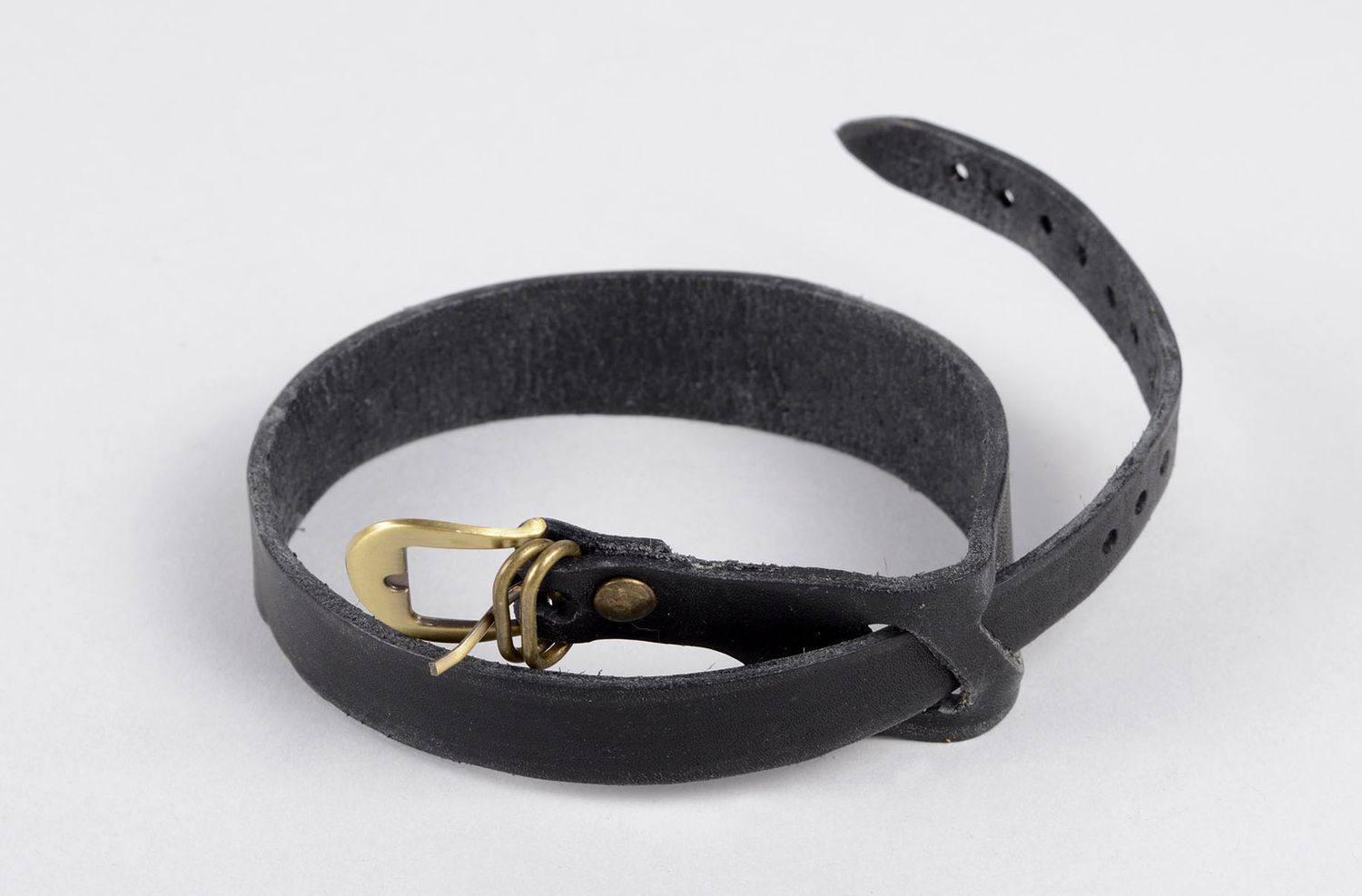 Bracelet en cuir noir Bijou fait main à deux rangs design Accessoire femme photo 3