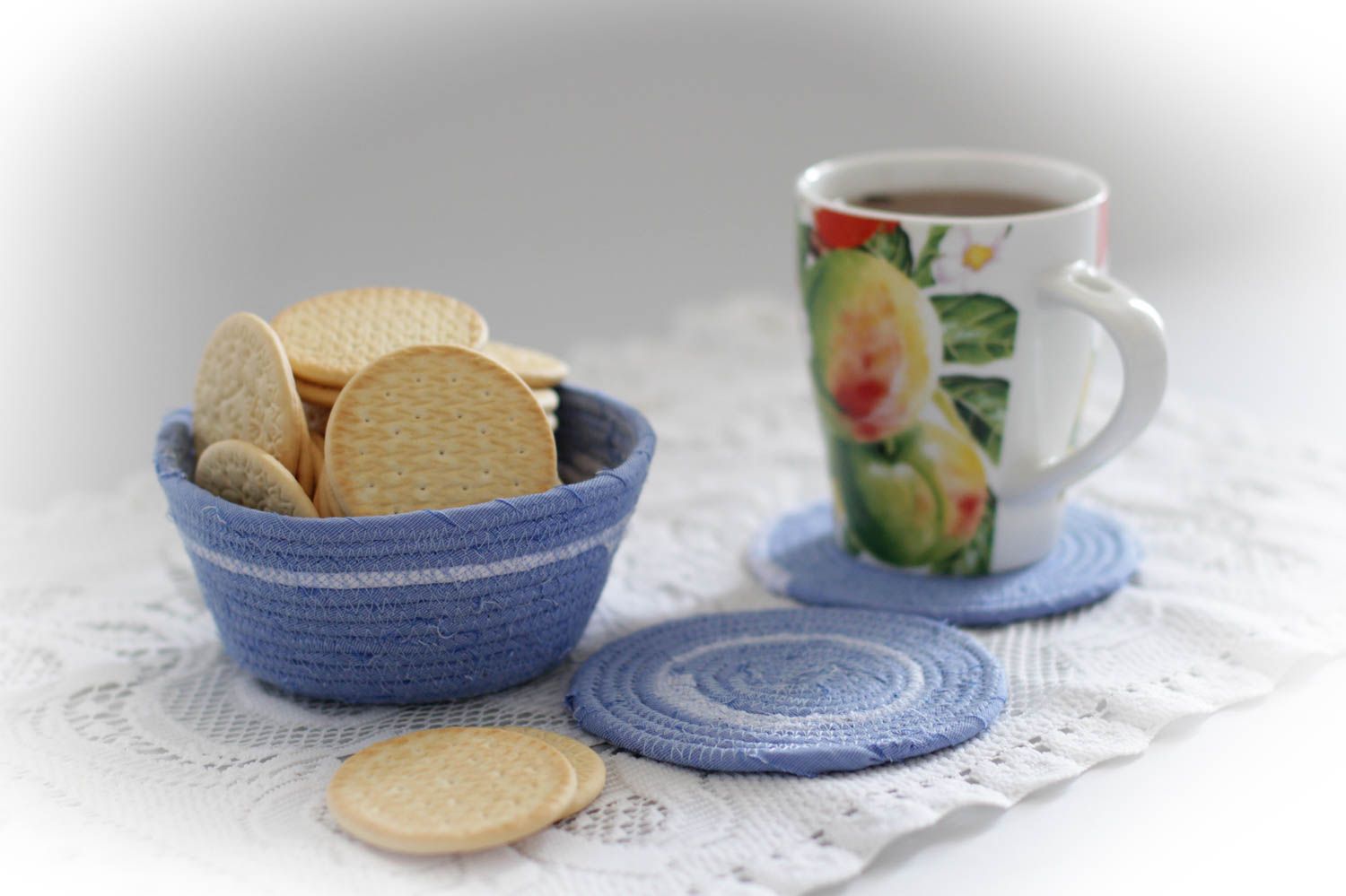 Декор для дома handmade голубая конфетница из ткани пэчворк декор для кухни фото 1