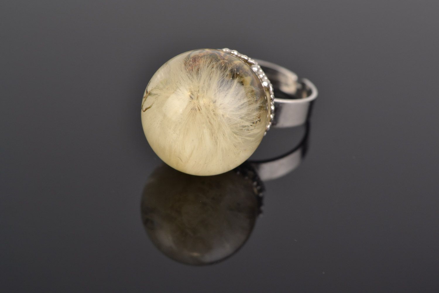 Handmade botanical ring of adjustable size with dandelion coated with epoxy photo 5