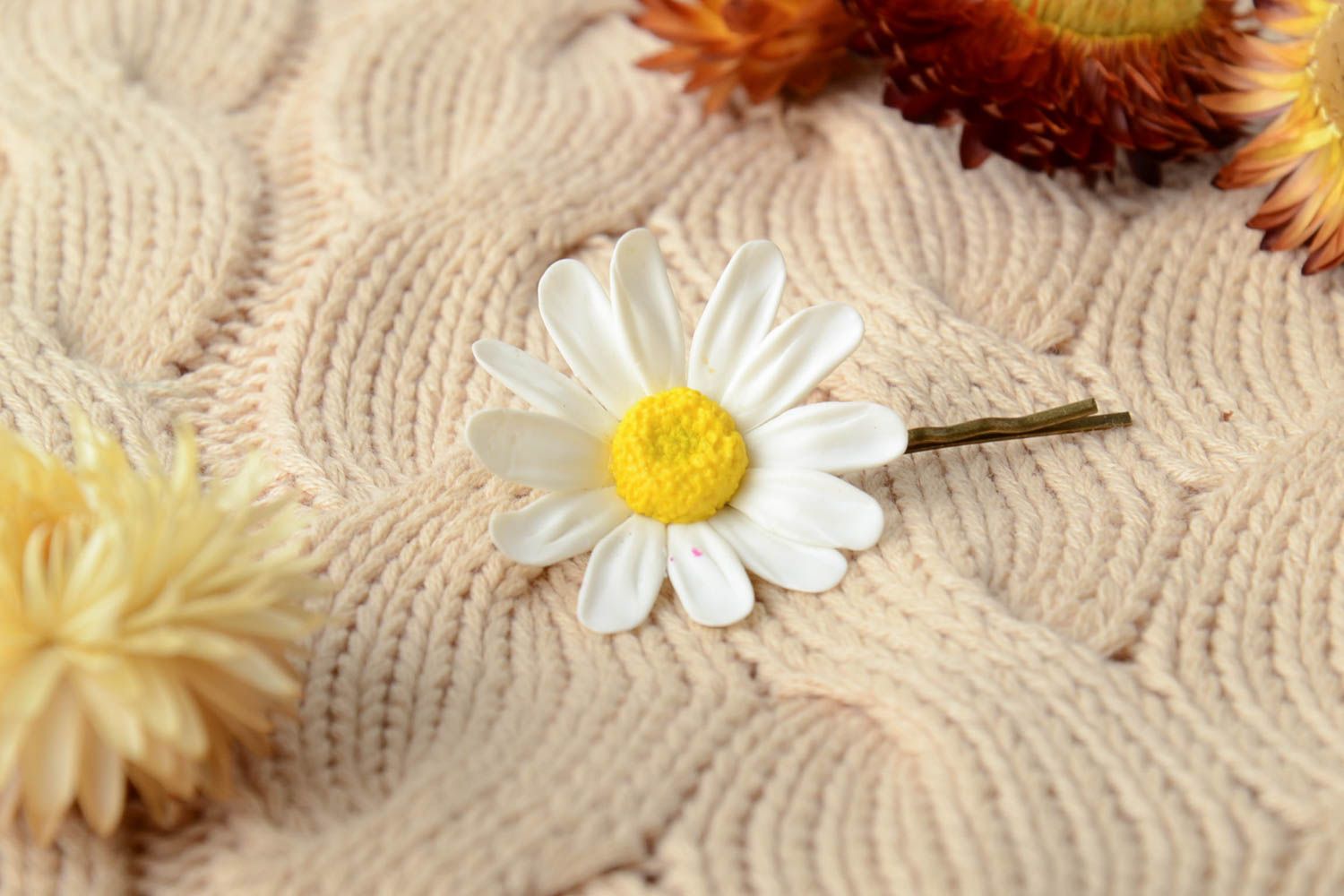 Handmade decorative metal hair pin with tender cold porcelain chamomile flower photo 1
