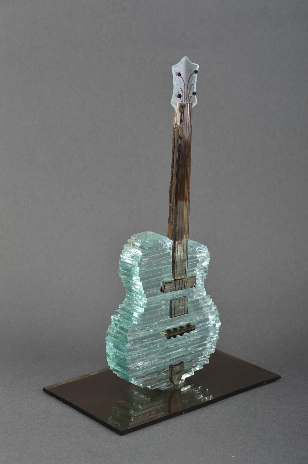 Декор для дома ручной работы фигурка из стекла гитара оригинальный подарок фото 3