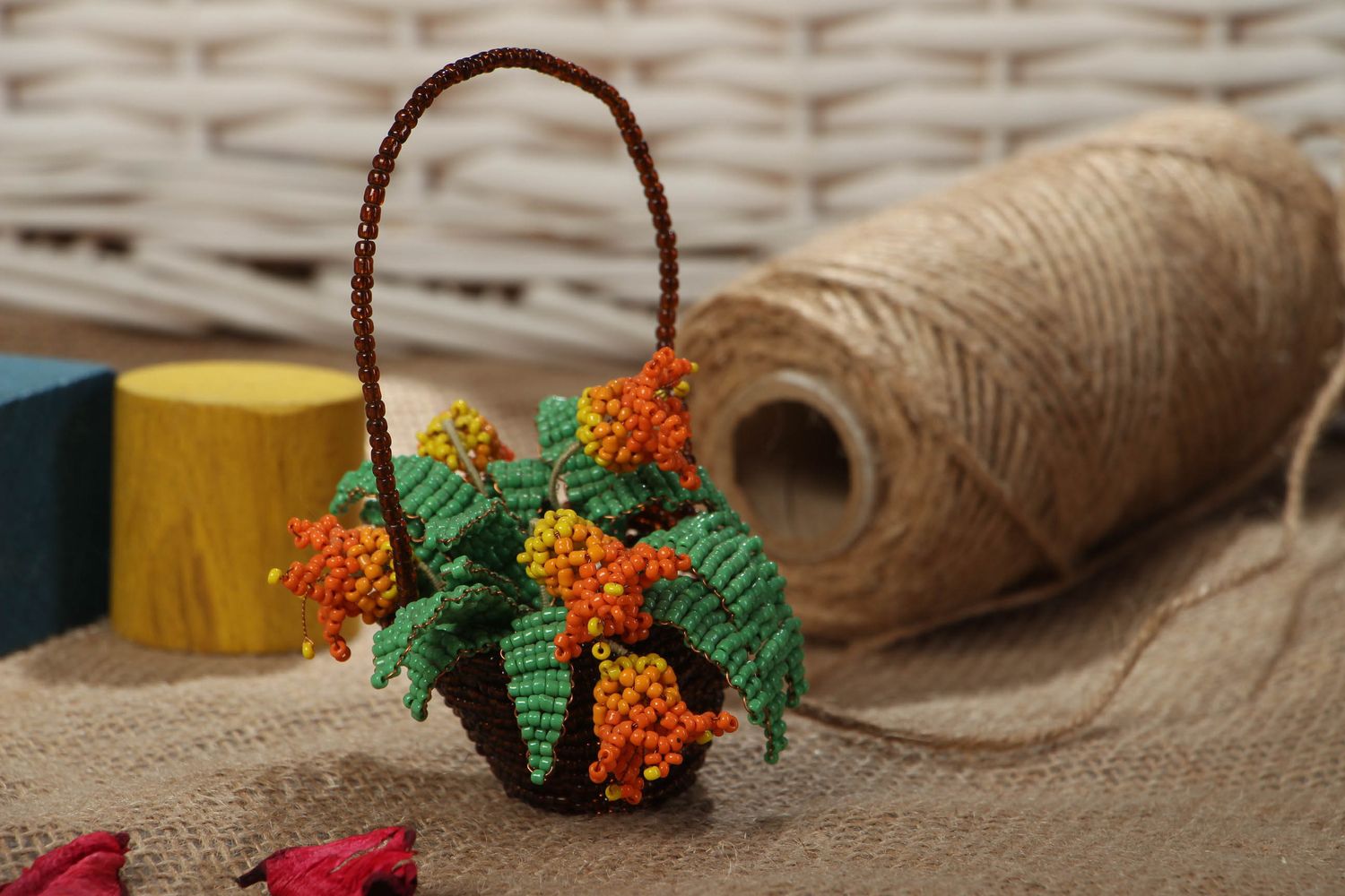 Beaded basket with flowers photo 5