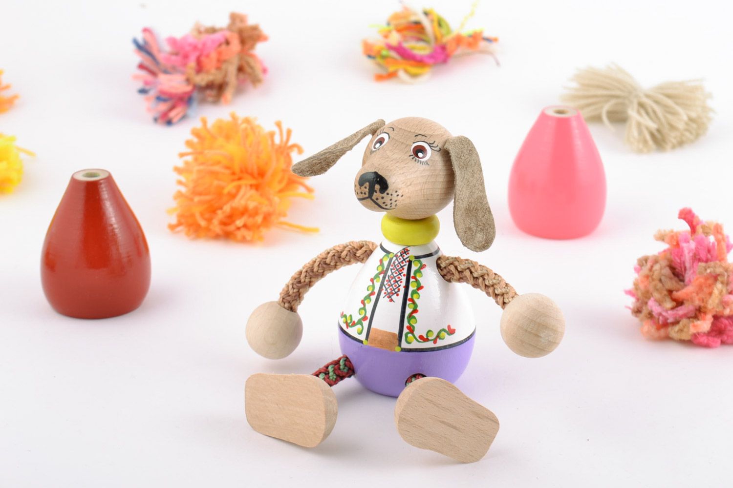 Оригинальная деревянная игрушка Собака ручной работы расписанная эко-красками фото 1