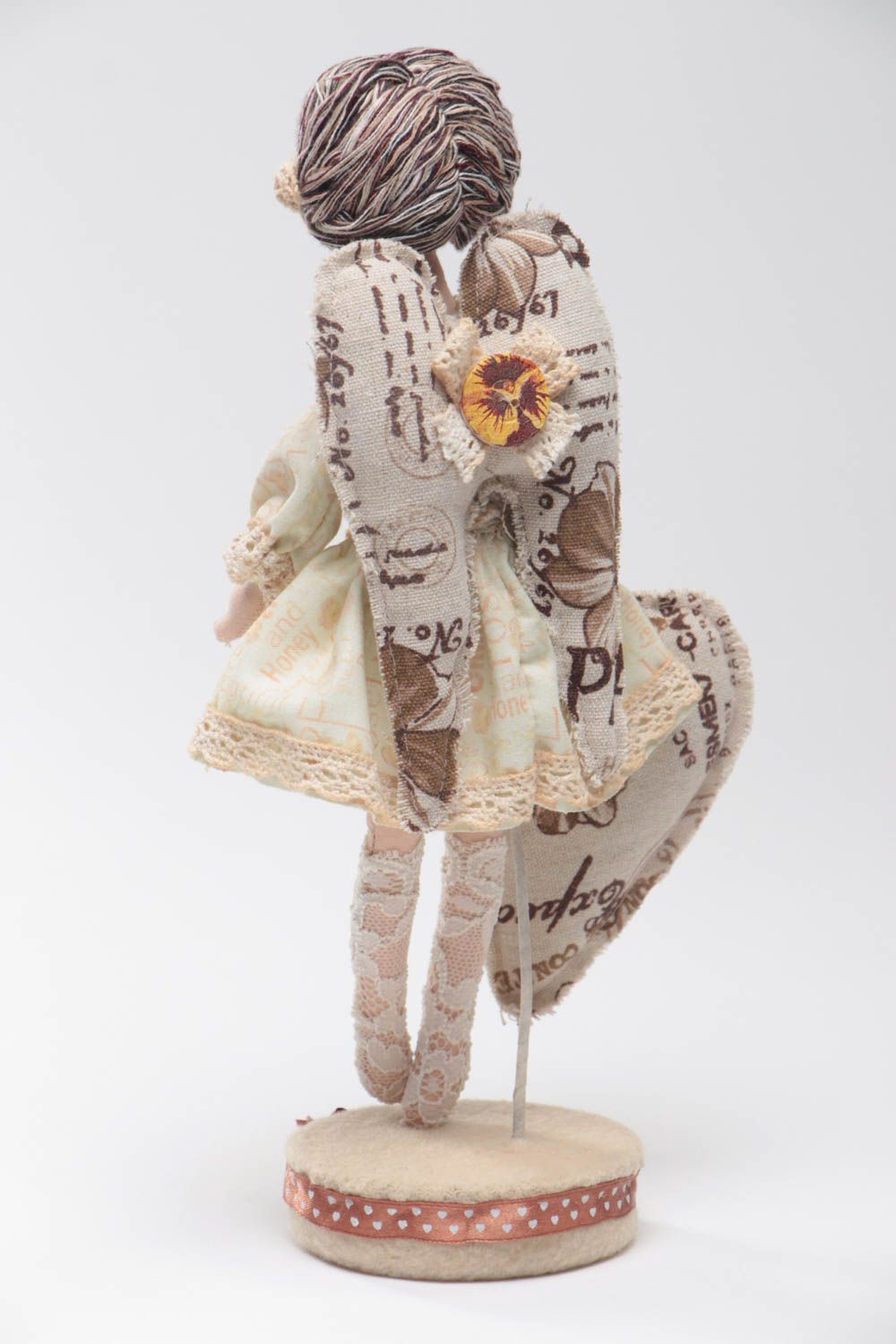 Авторская кукла из ткани на подставке красивая ручной работы из хлопка и льна Англел фото 4