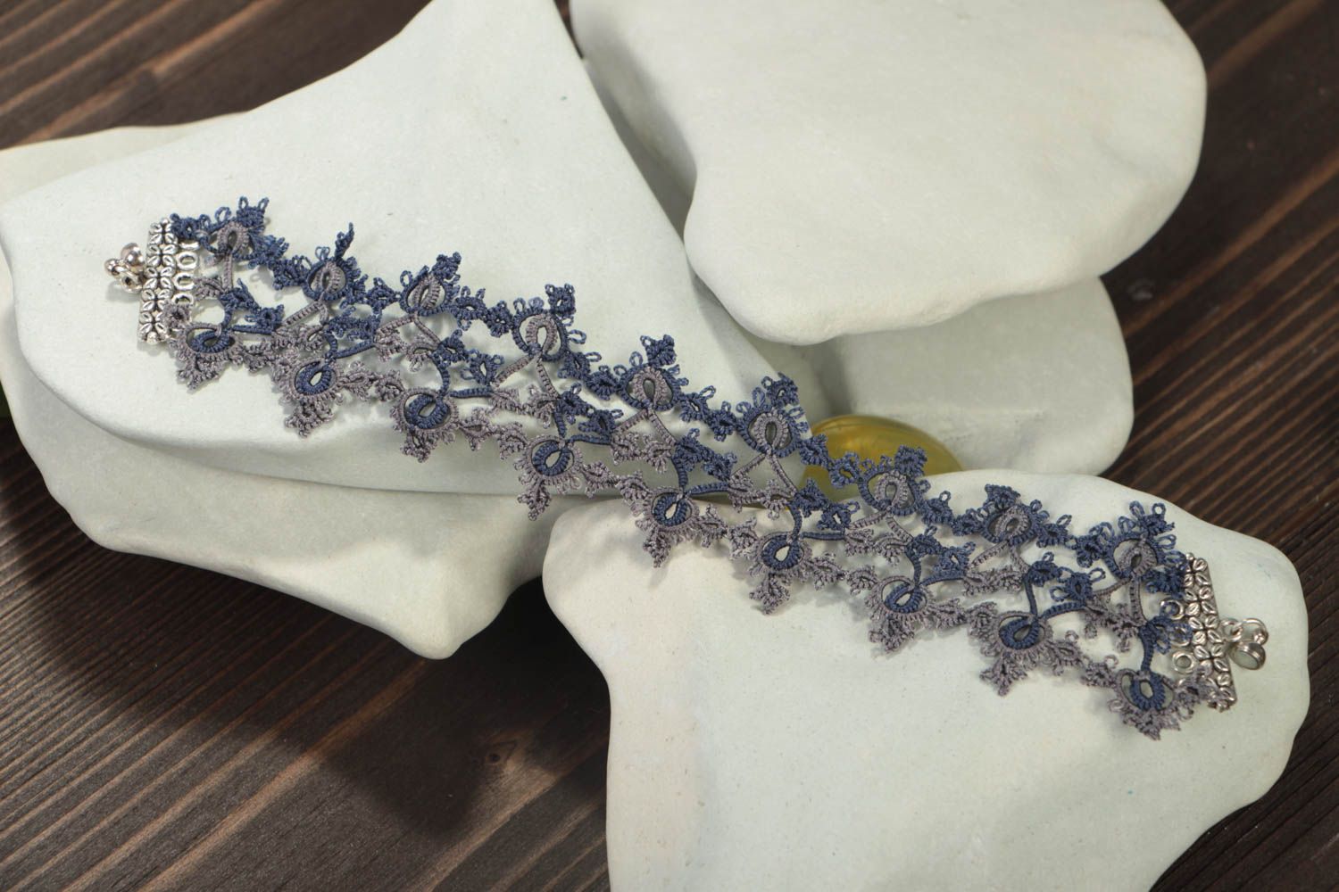 Pulseras de hilos de seda hecha a mano regalo original bisutería artesanal foto 1