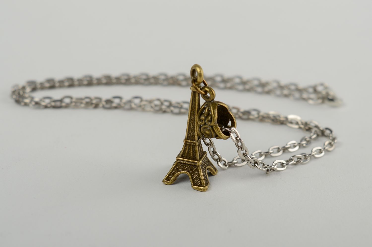 Handmade Schmuck Damen Anhänger schöner Schmuck Damen Accessoire Eiffelturm foto 2