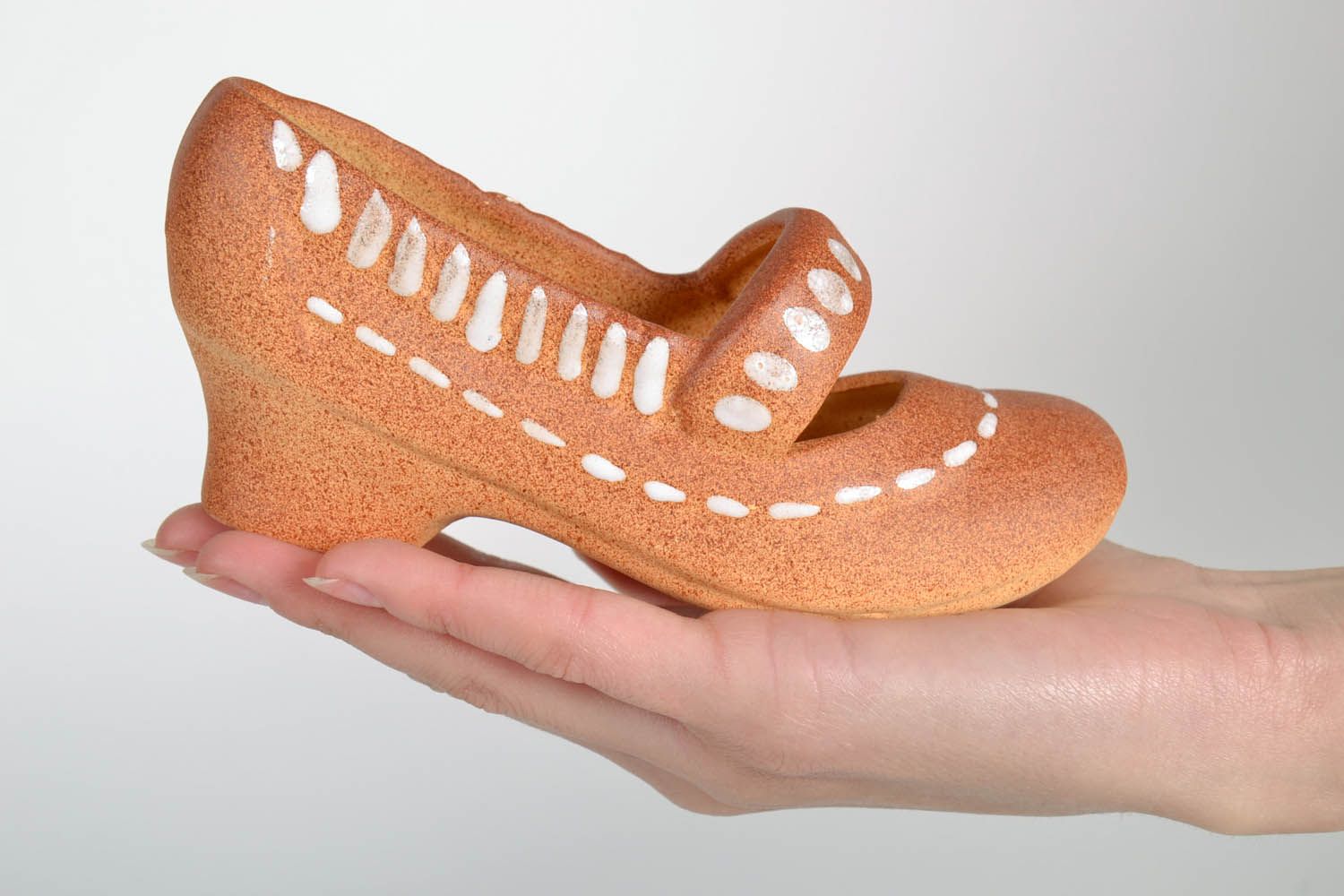 Ceramic shoe for small things photo 2