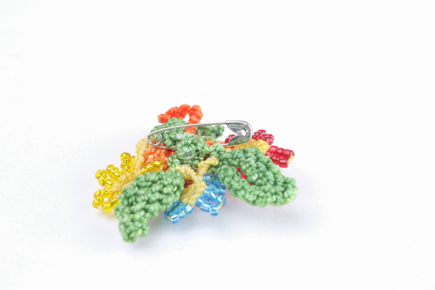 Brooch woven of beads and threads photo 2